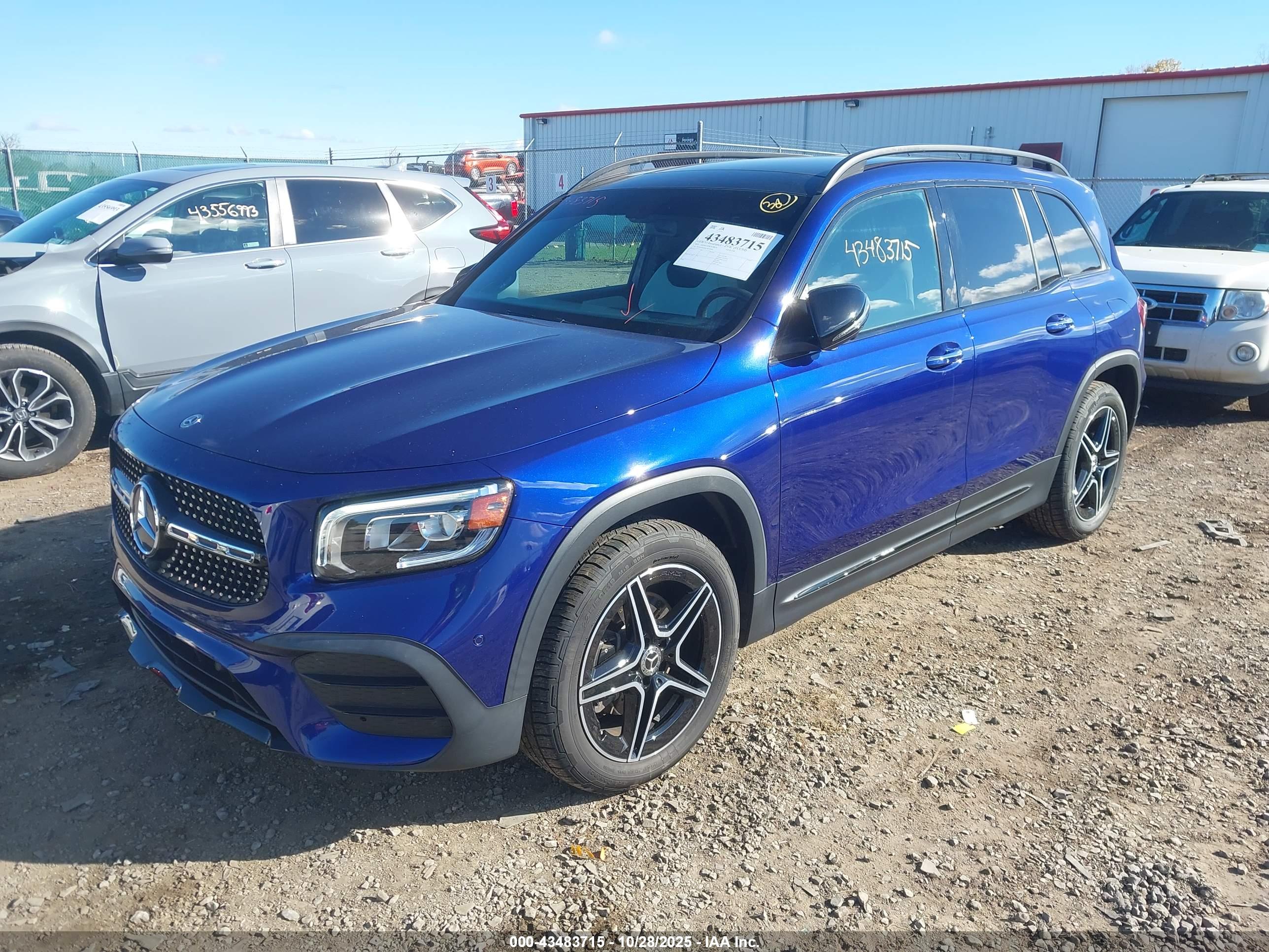 MERCEDES-BENZ GLB image 2