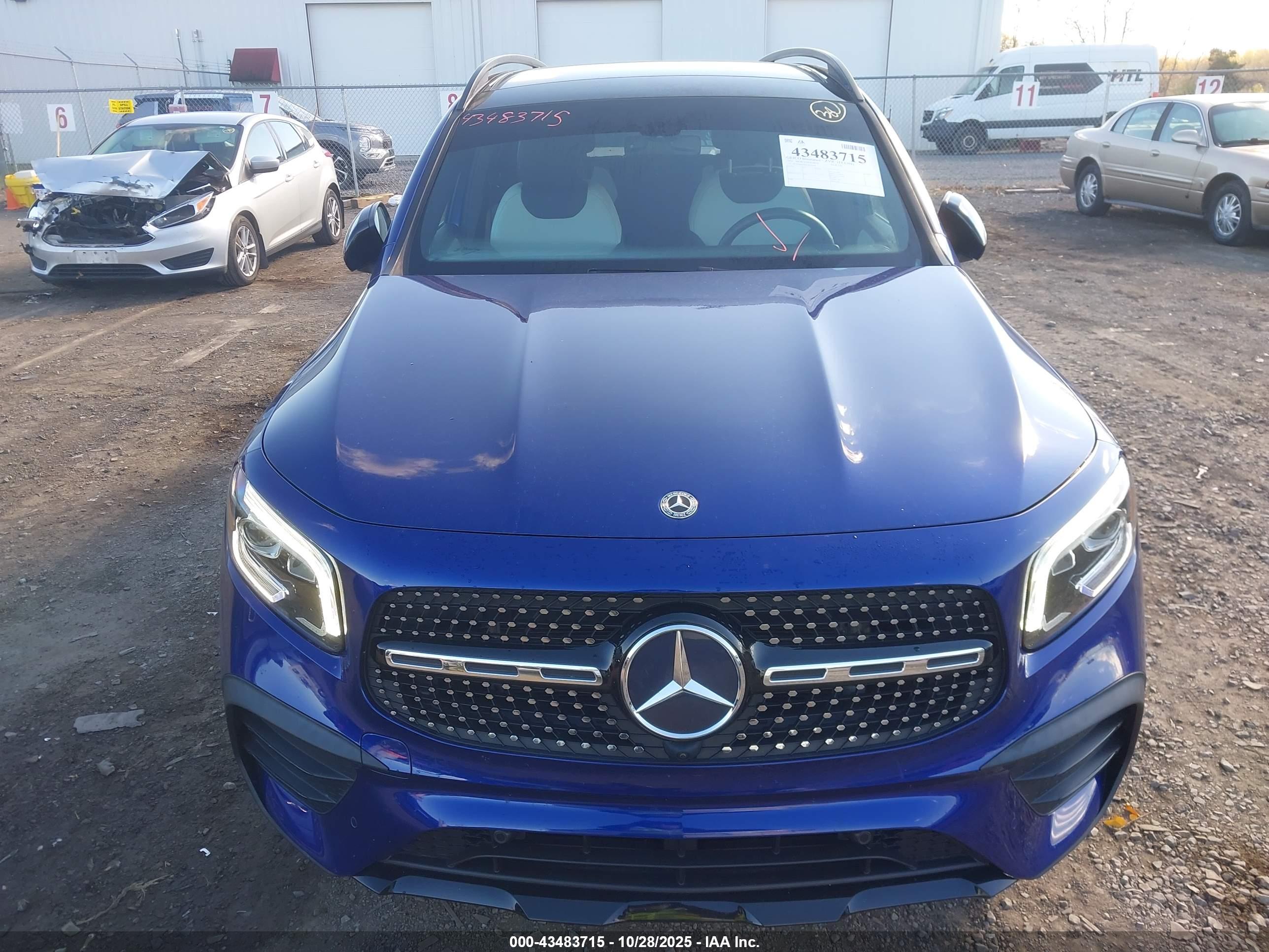 MERCEDES-BENZ GLB image 6
