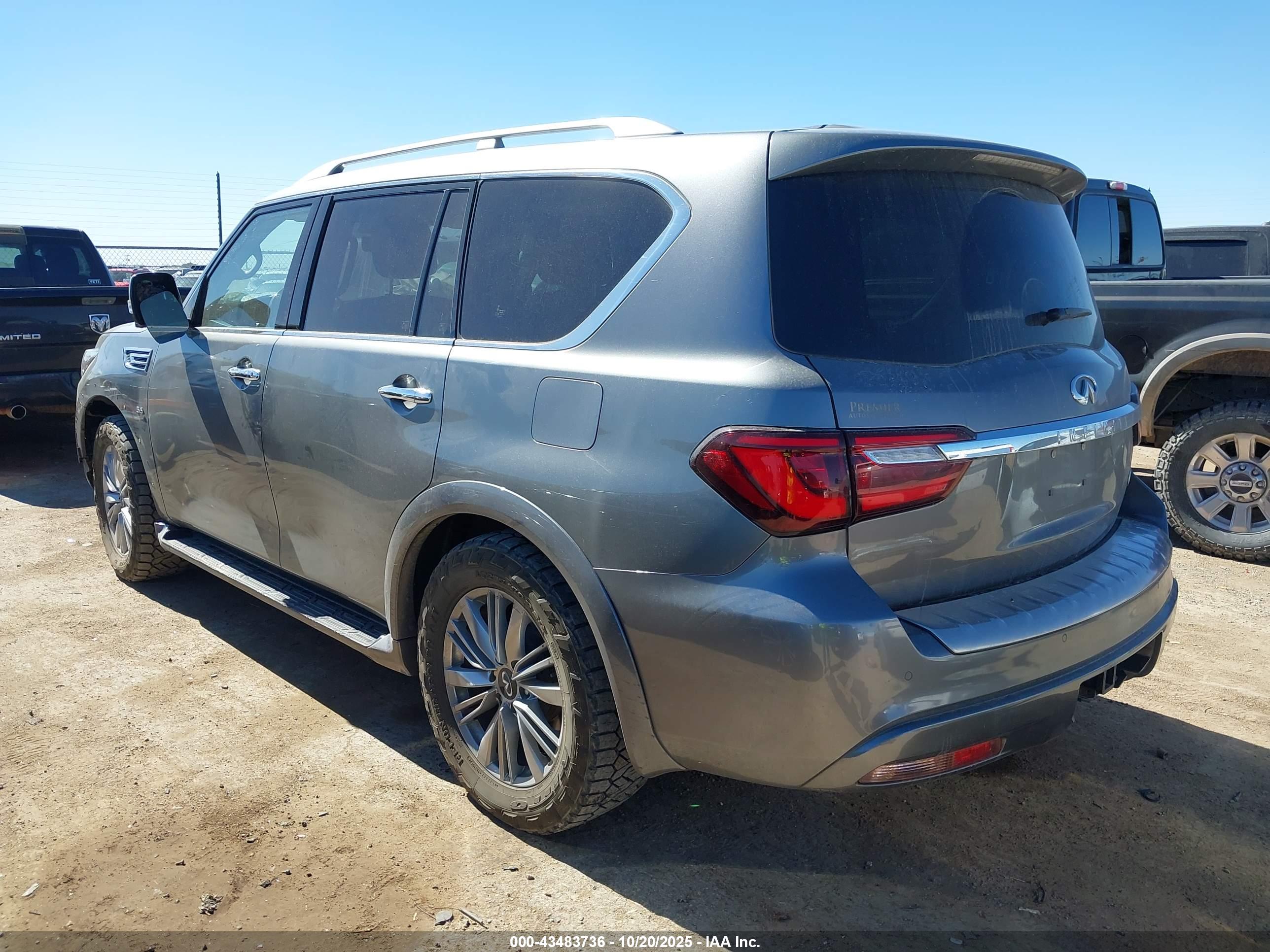 INFINITI QX80 image 3