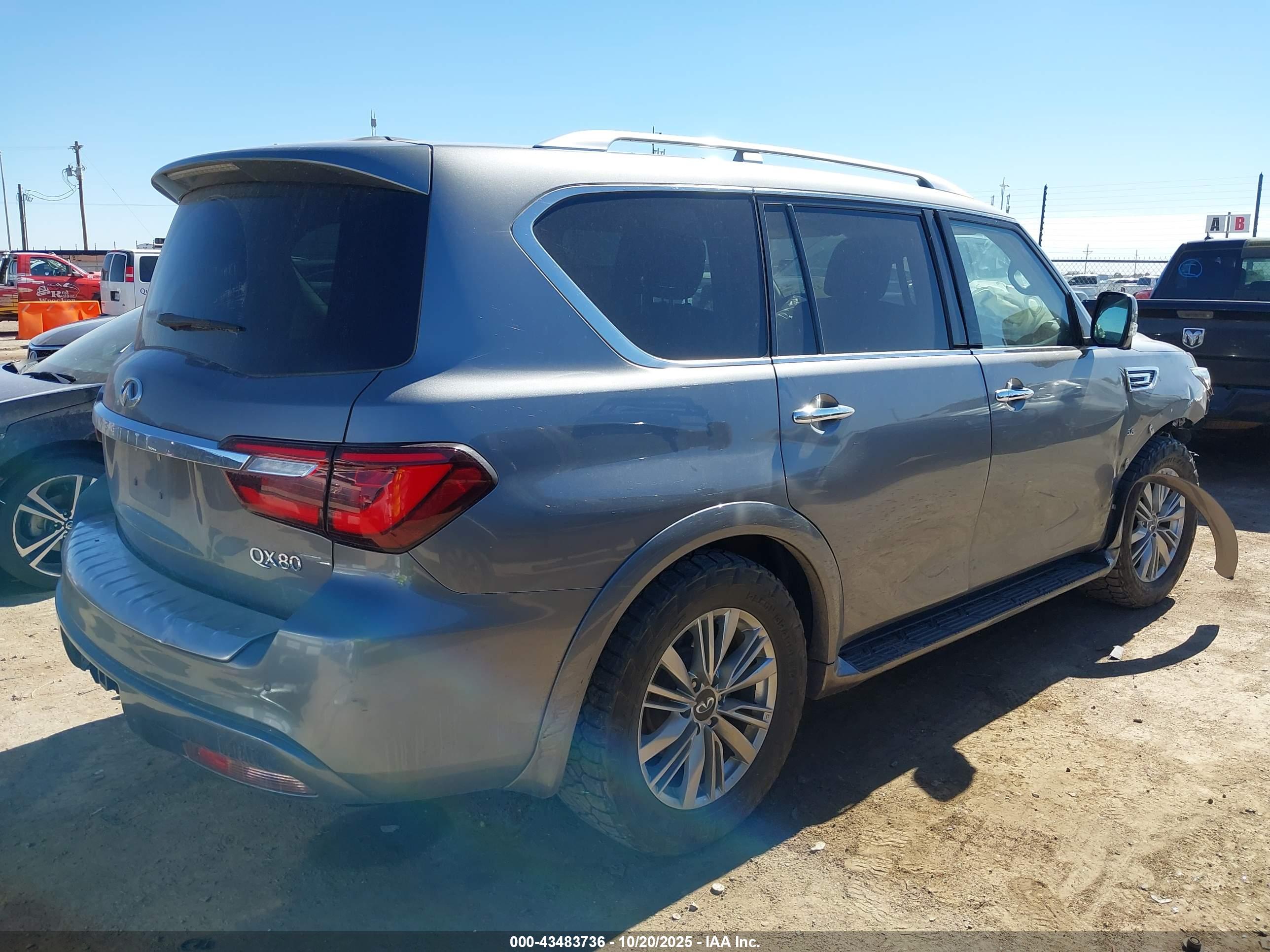 INFINITI QX80 image 4
