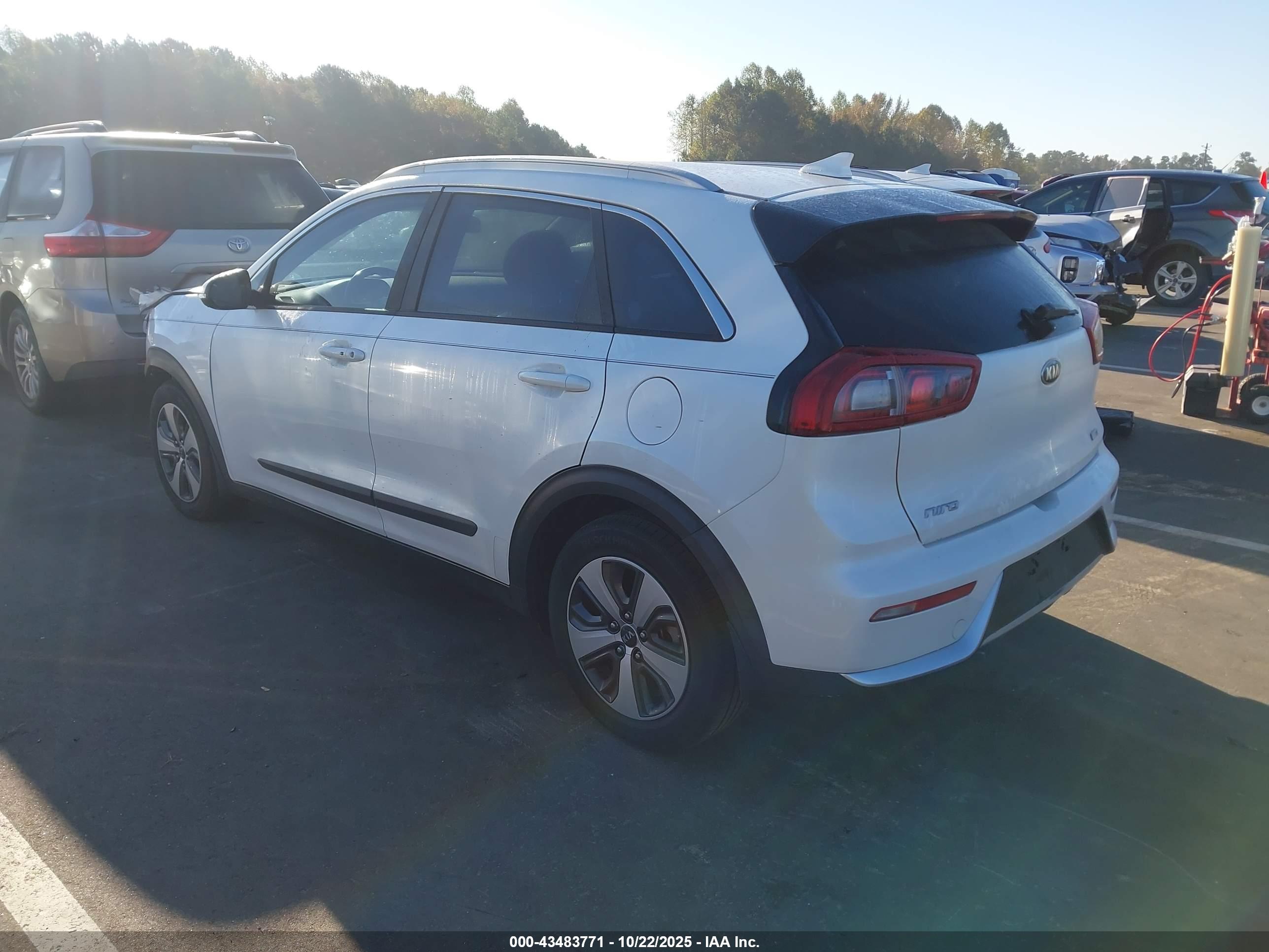 KIA NIRO image 3