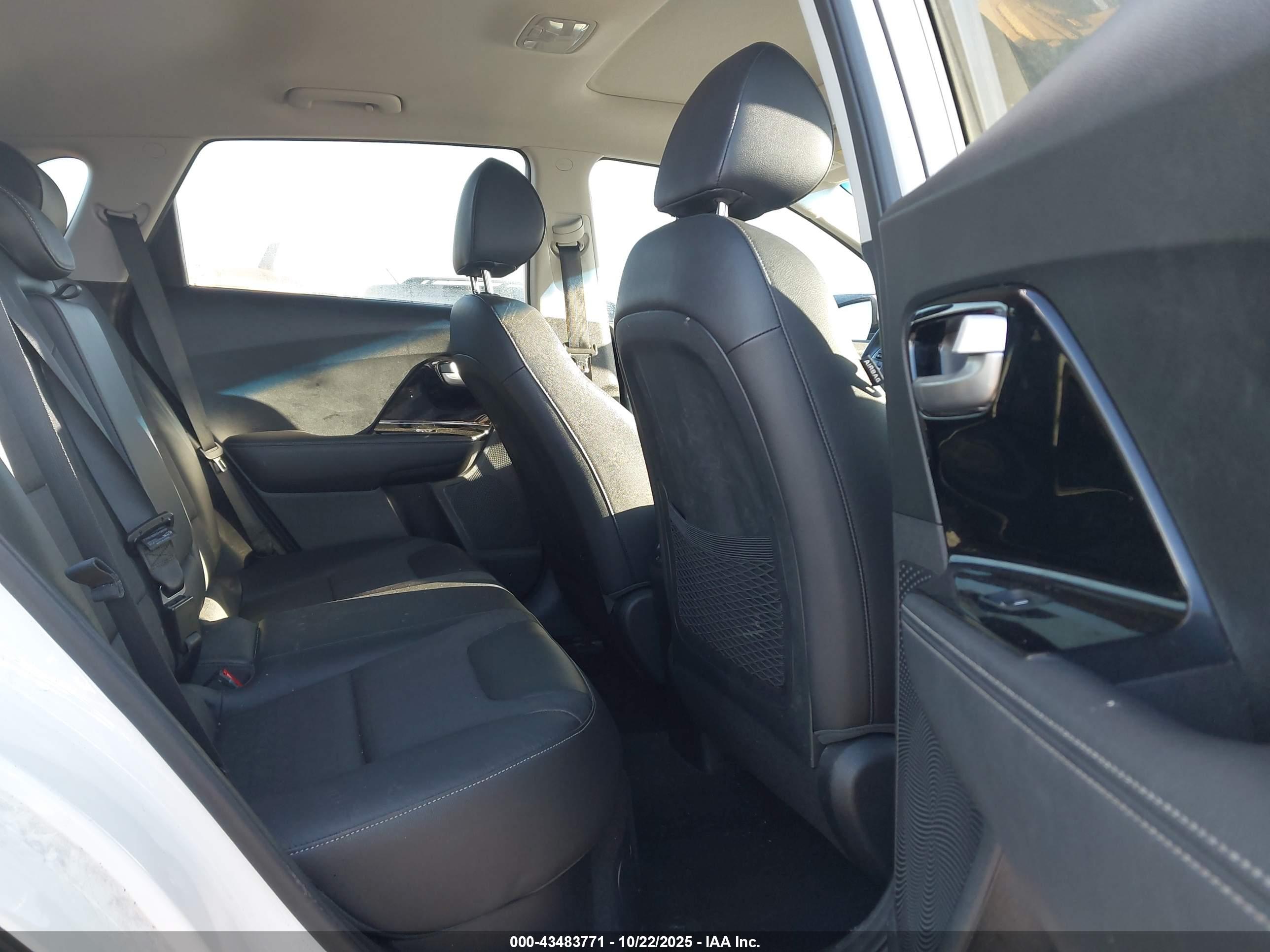 KIA NIRO image 8