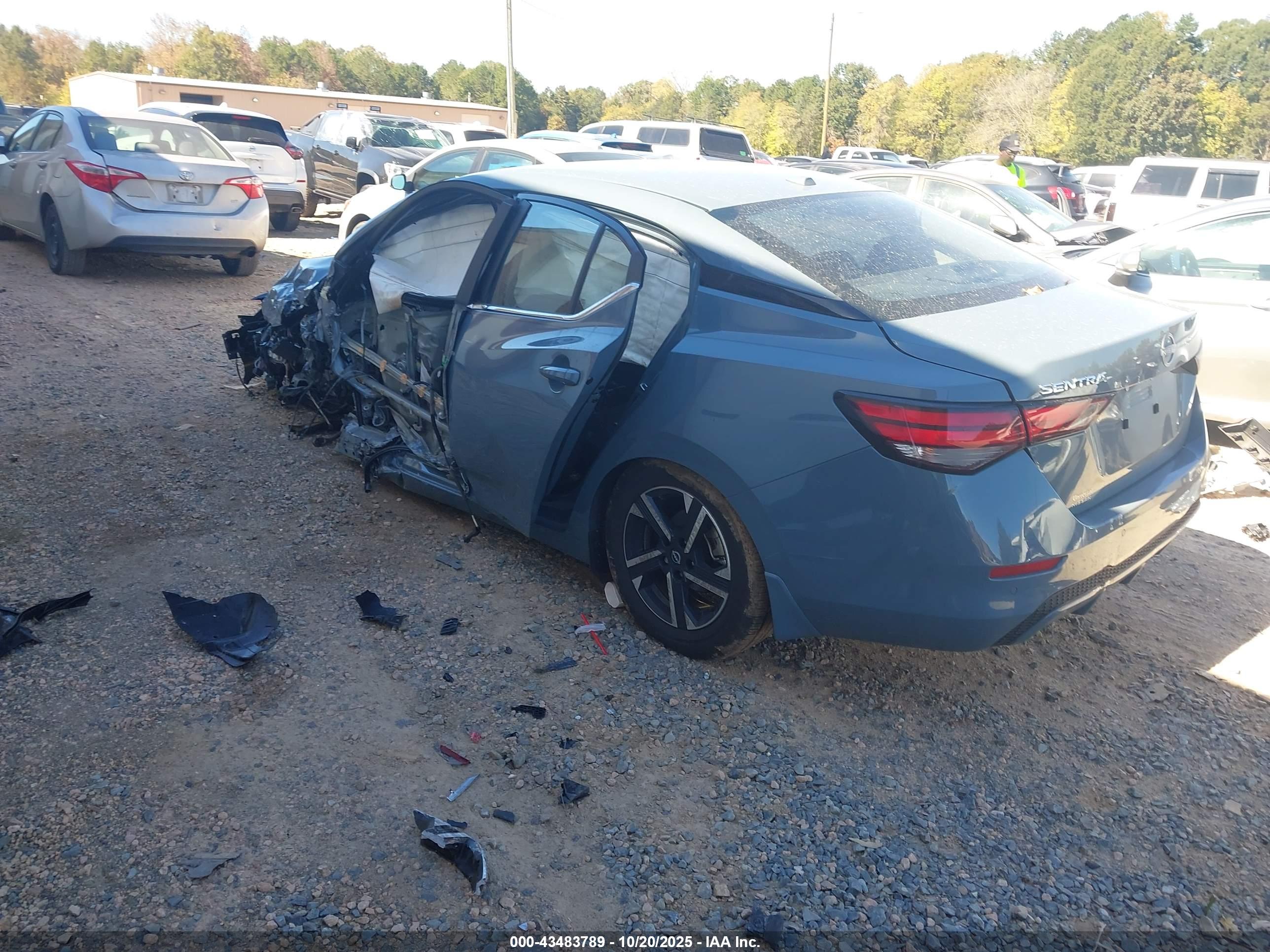 NISSAN SENTRA image 3