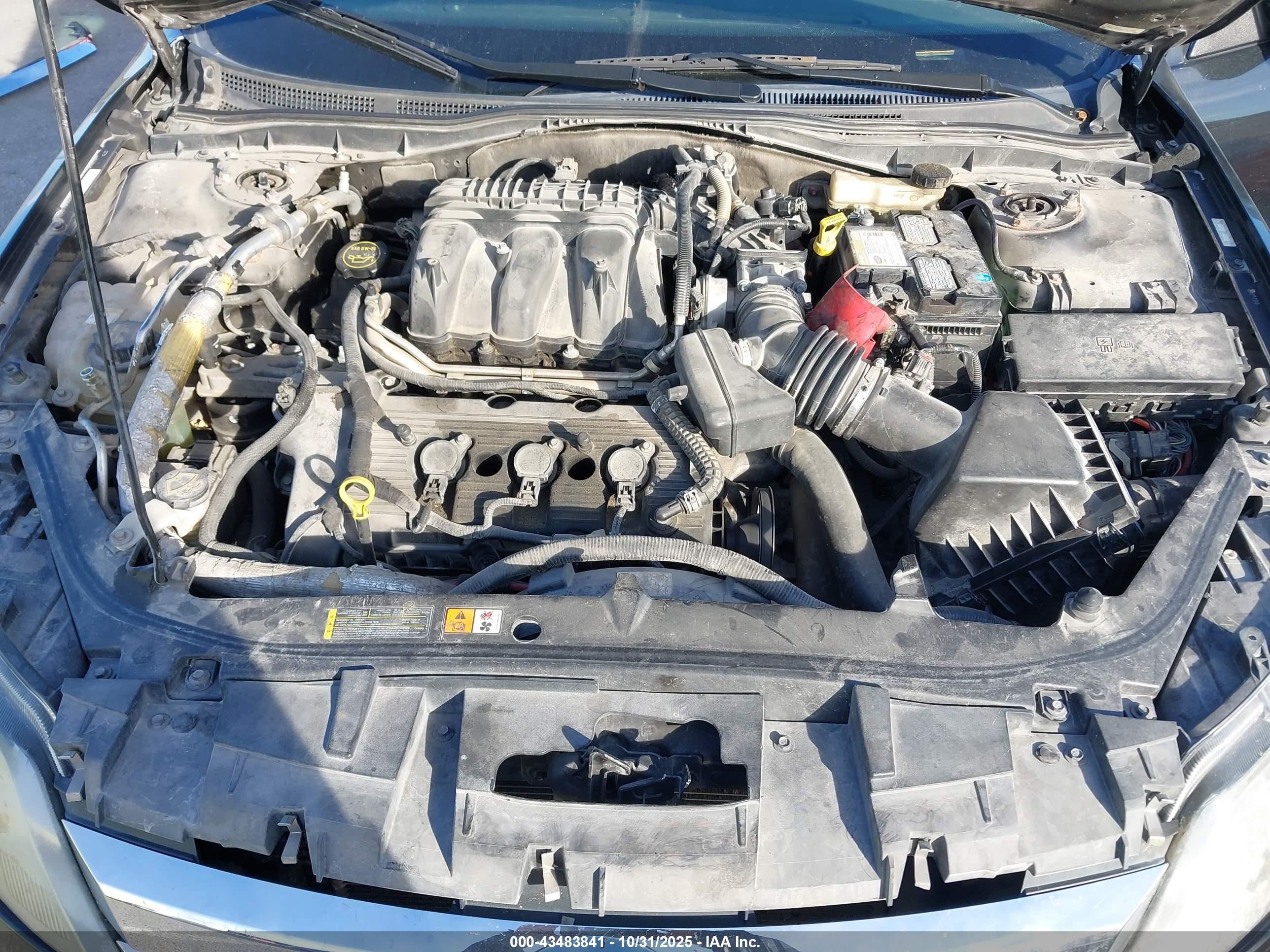 FORD FUSION image 10
