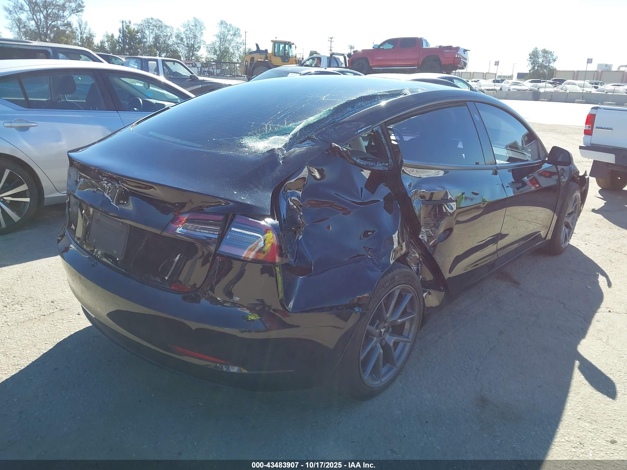 TESLA MODEL image 4