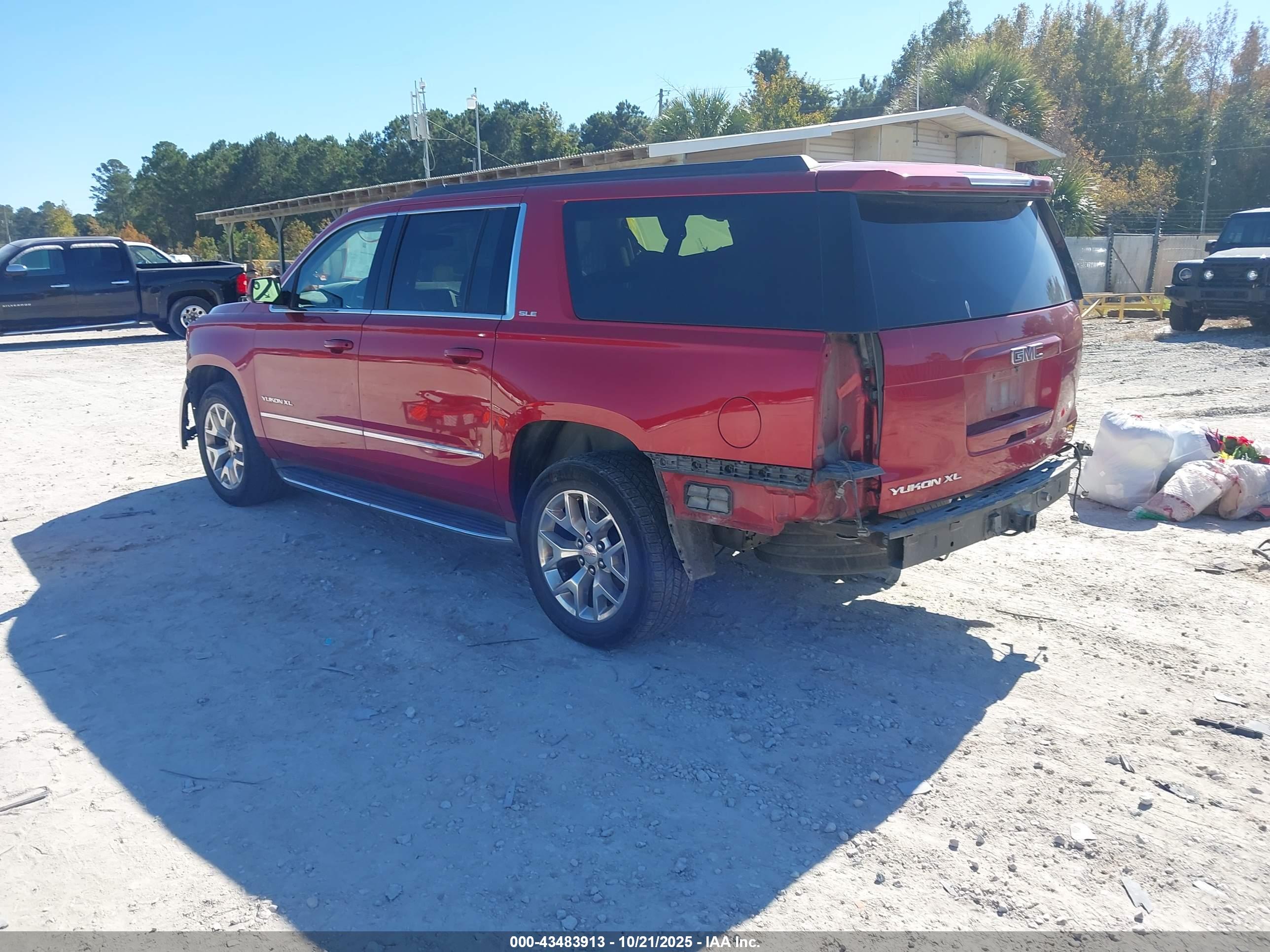 GMC YUKON image 3