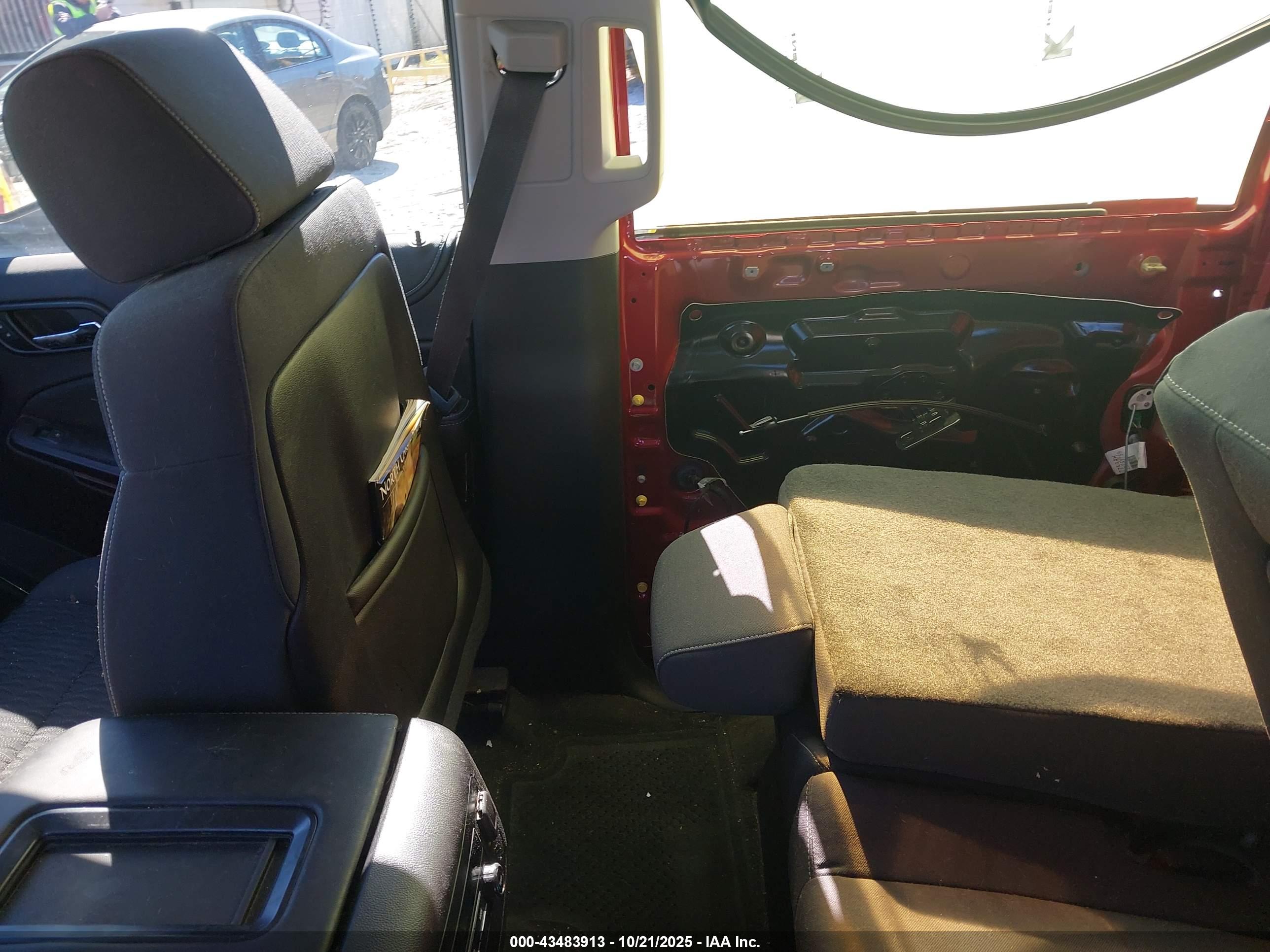 GMC YUKON image 8