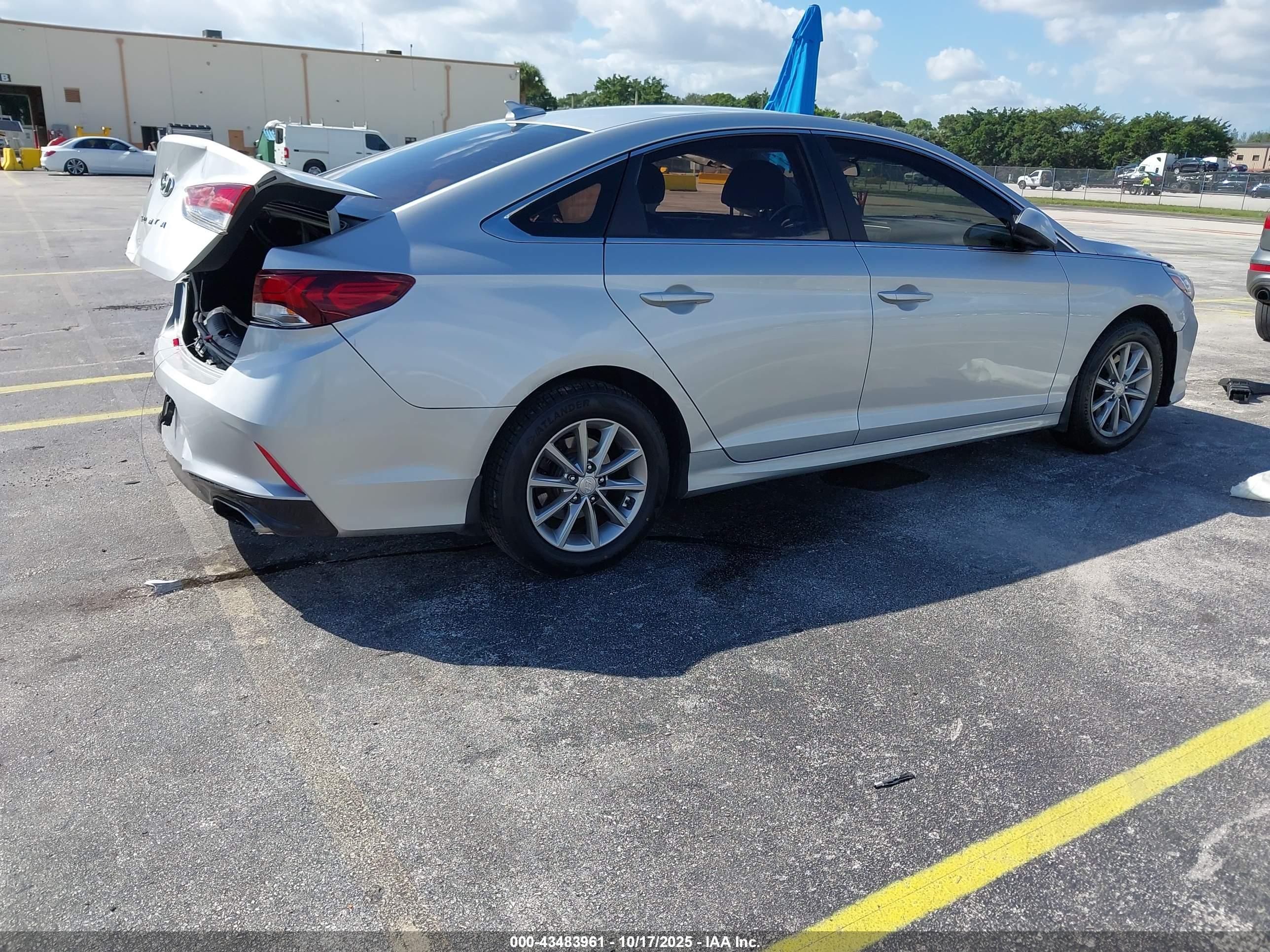 HYUNDAI SONATA image 4