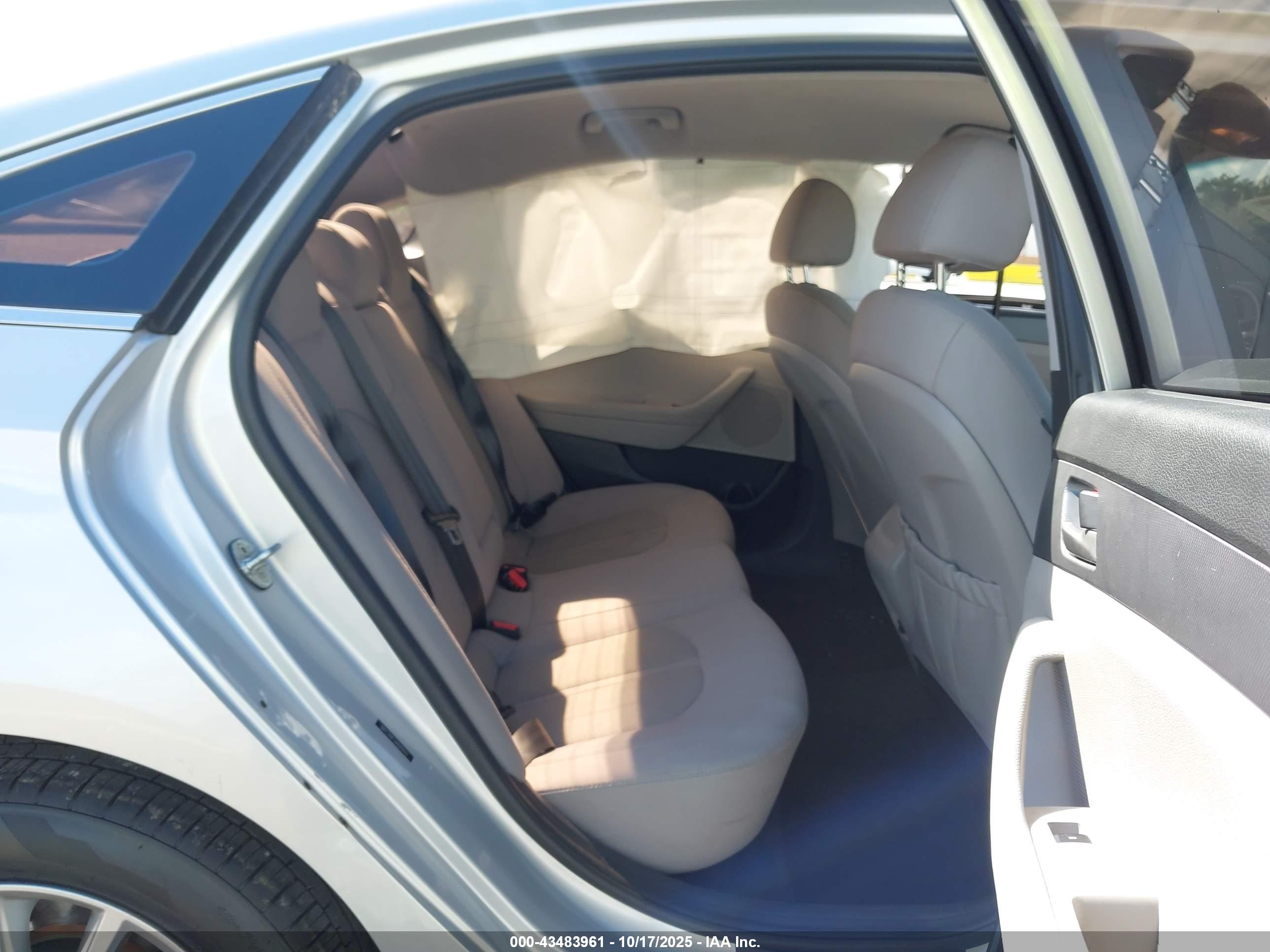 HYUNDAI SONATA image 8