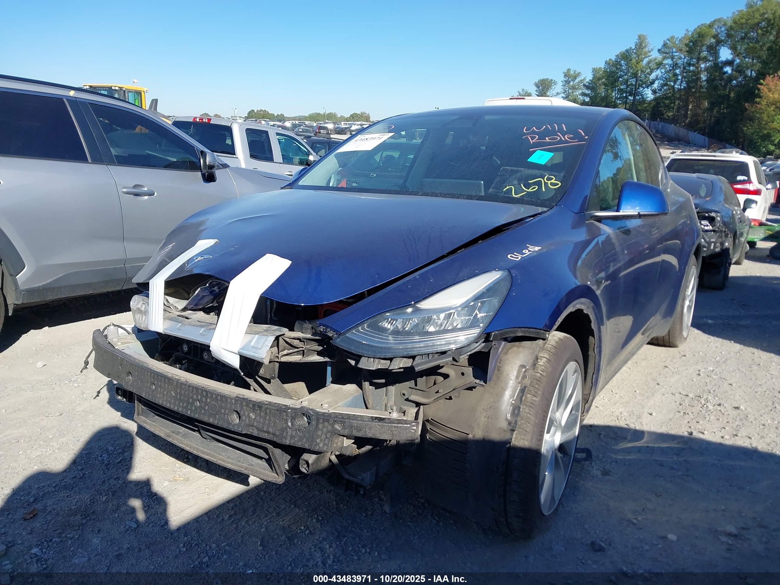 TESLA MODEL image 2
