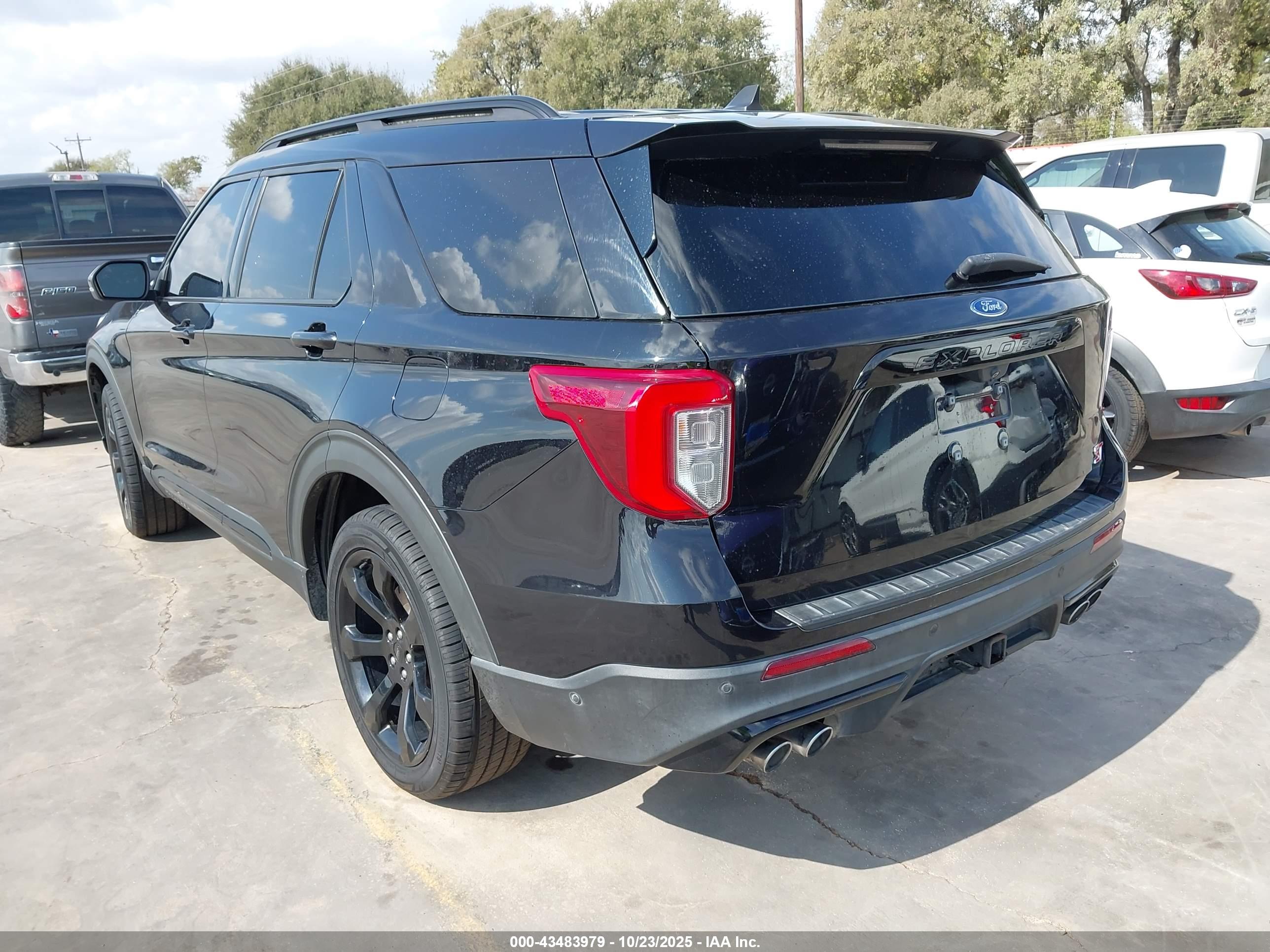 FORD EXPLORER image 3