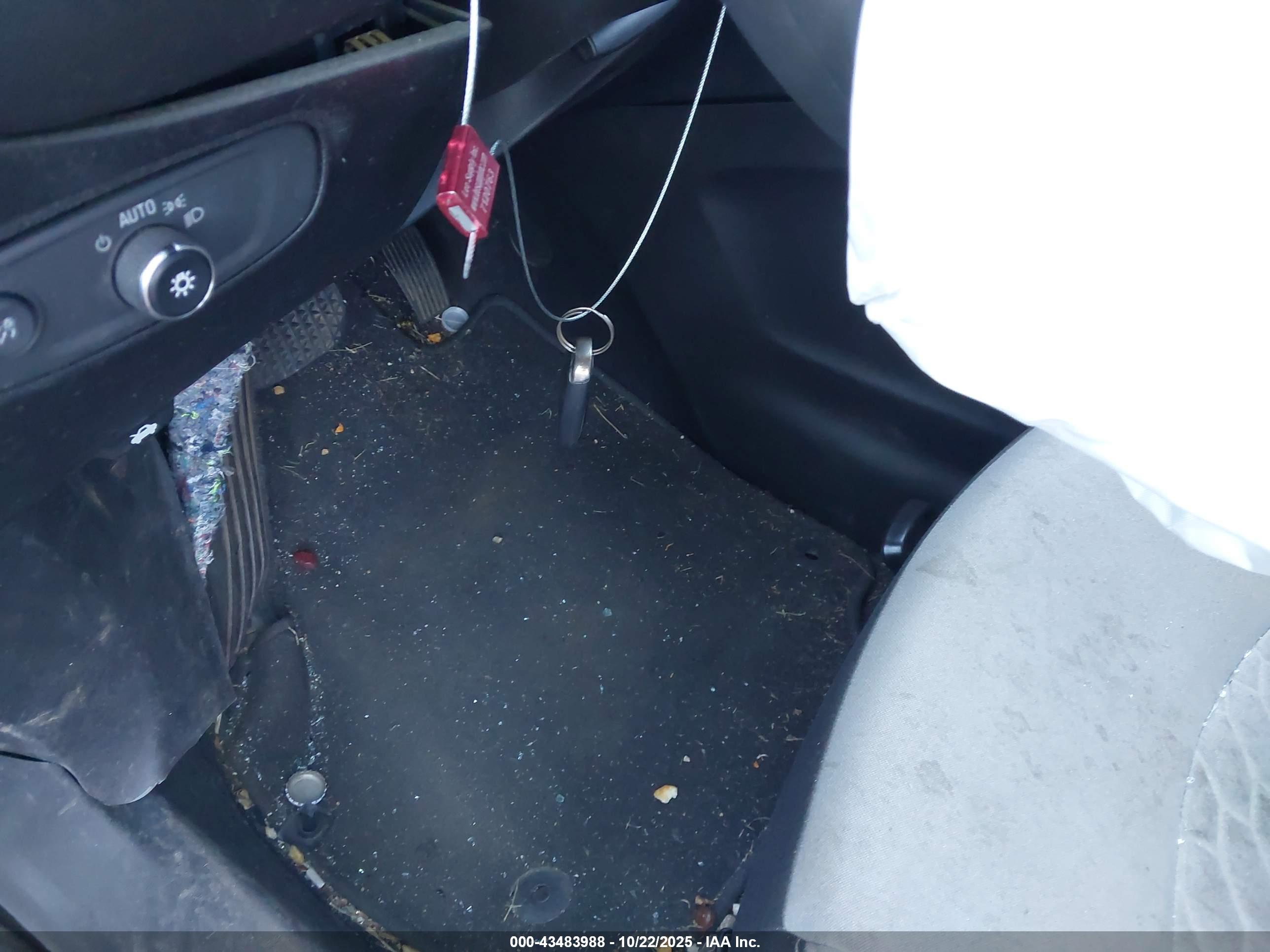 CHEVROLET EQUINOX image 11