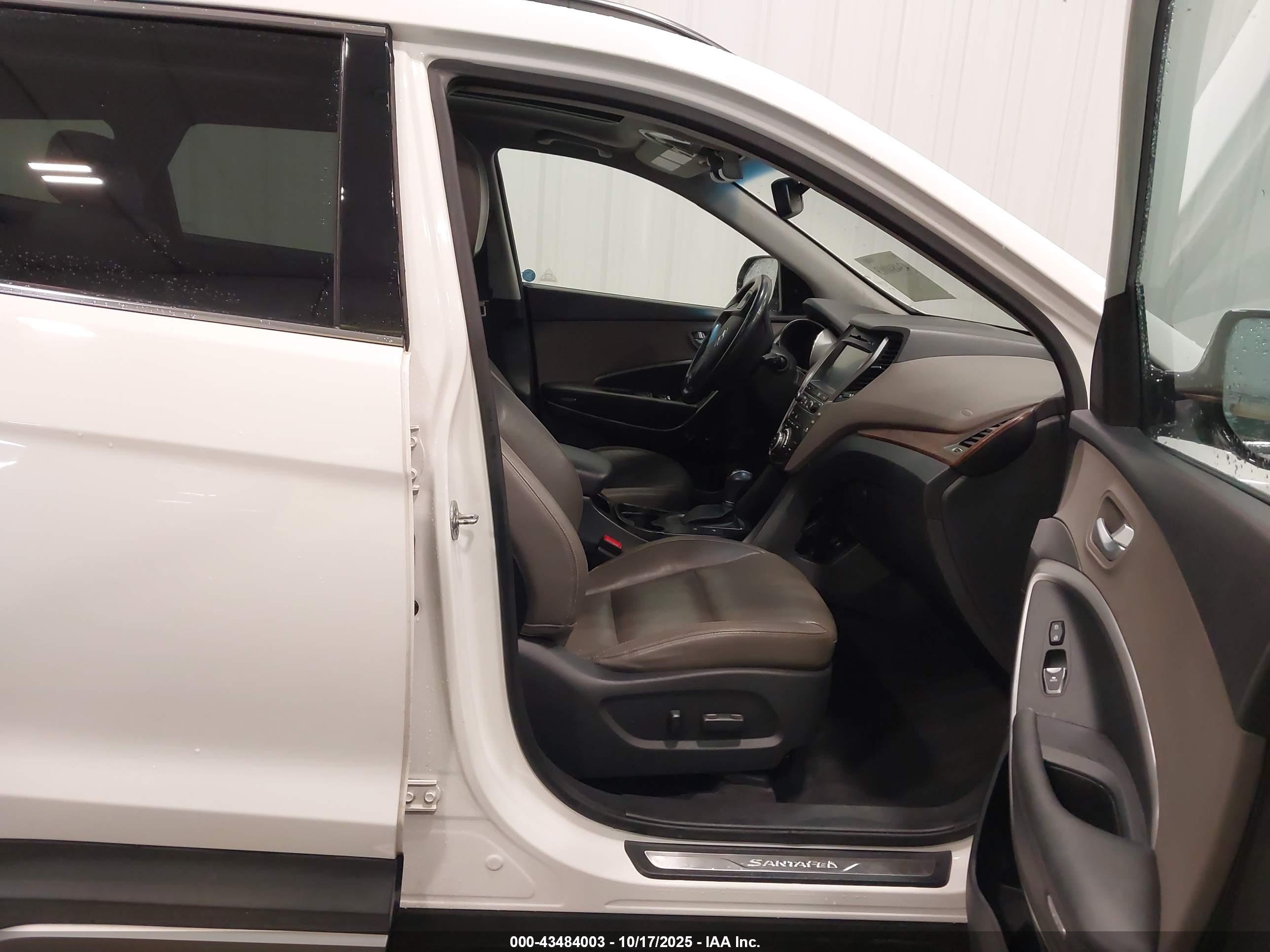 HYUNDAI SANTA image 5