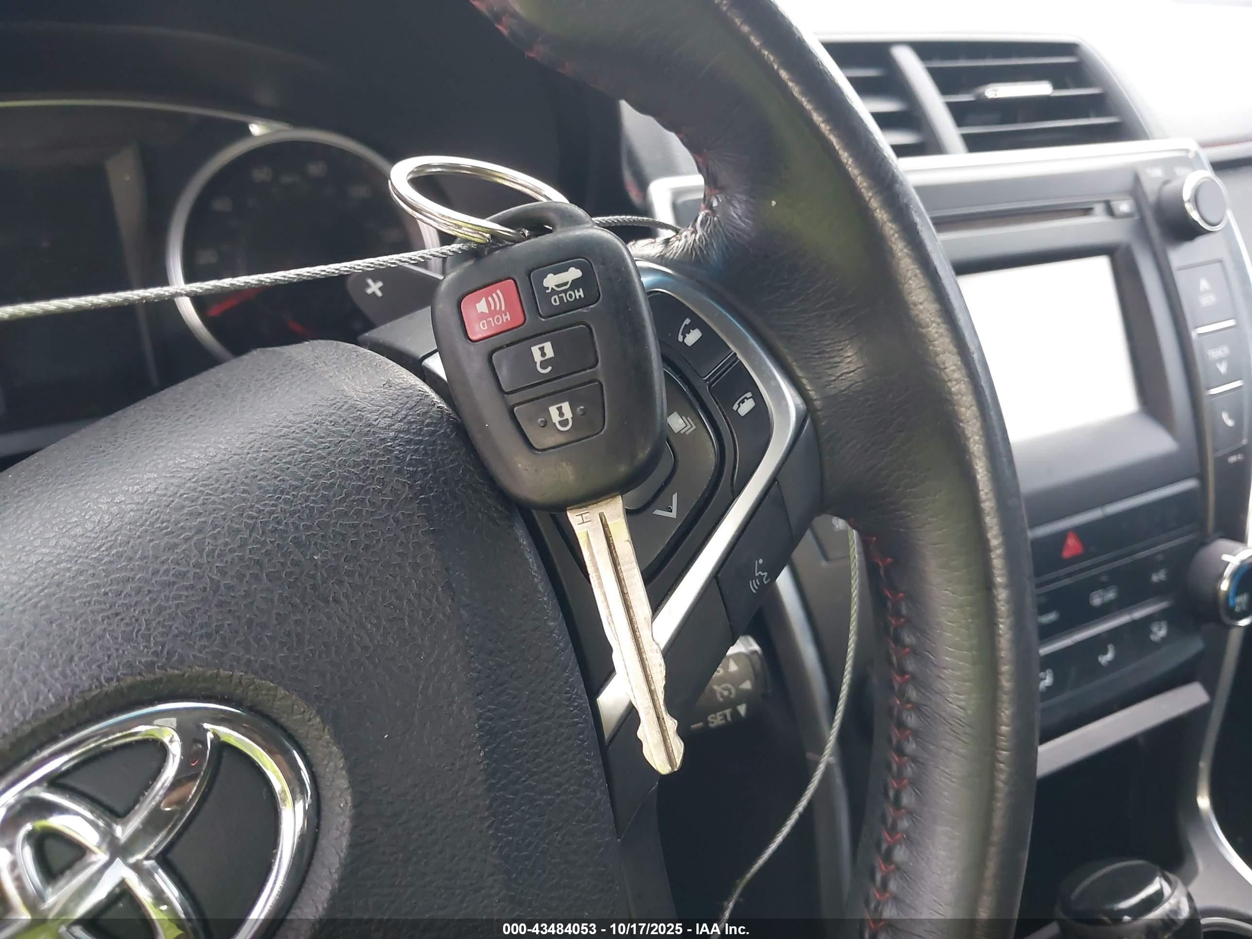 TOYOTA CAMRY image 11