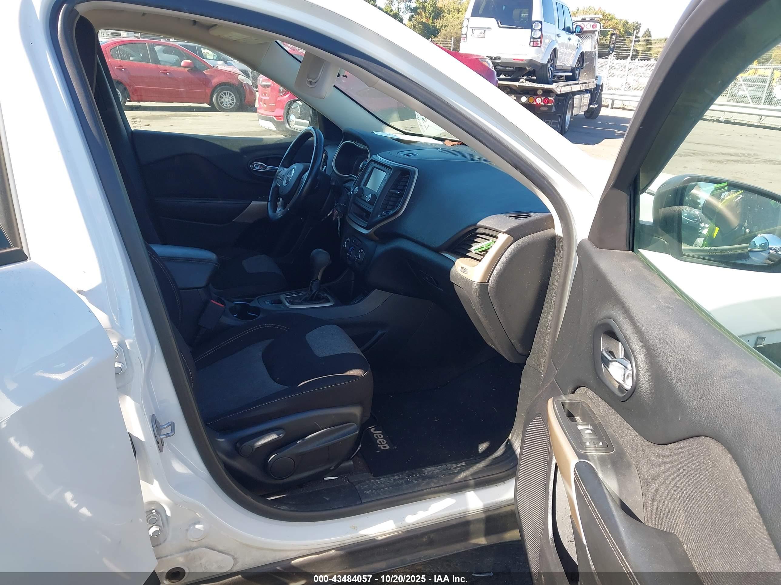 JEEP CHEROKEE image 5