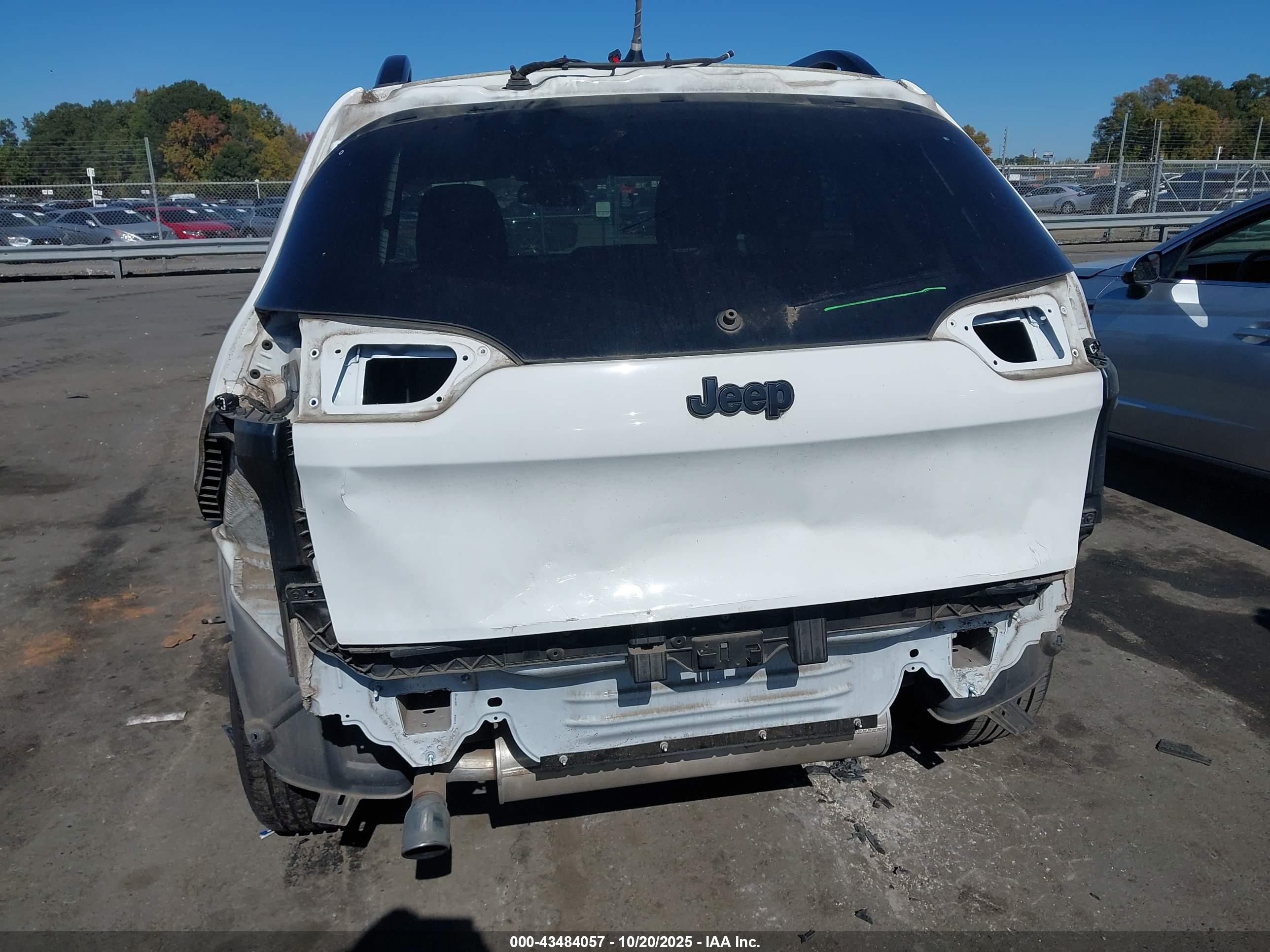 JEEP CHEROKEE image 6
