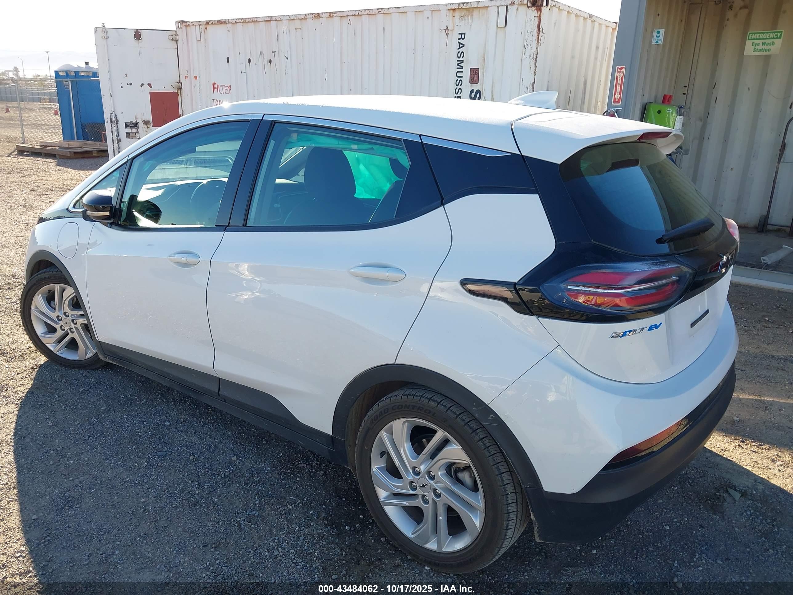 CHEVROLET BOLT image 3