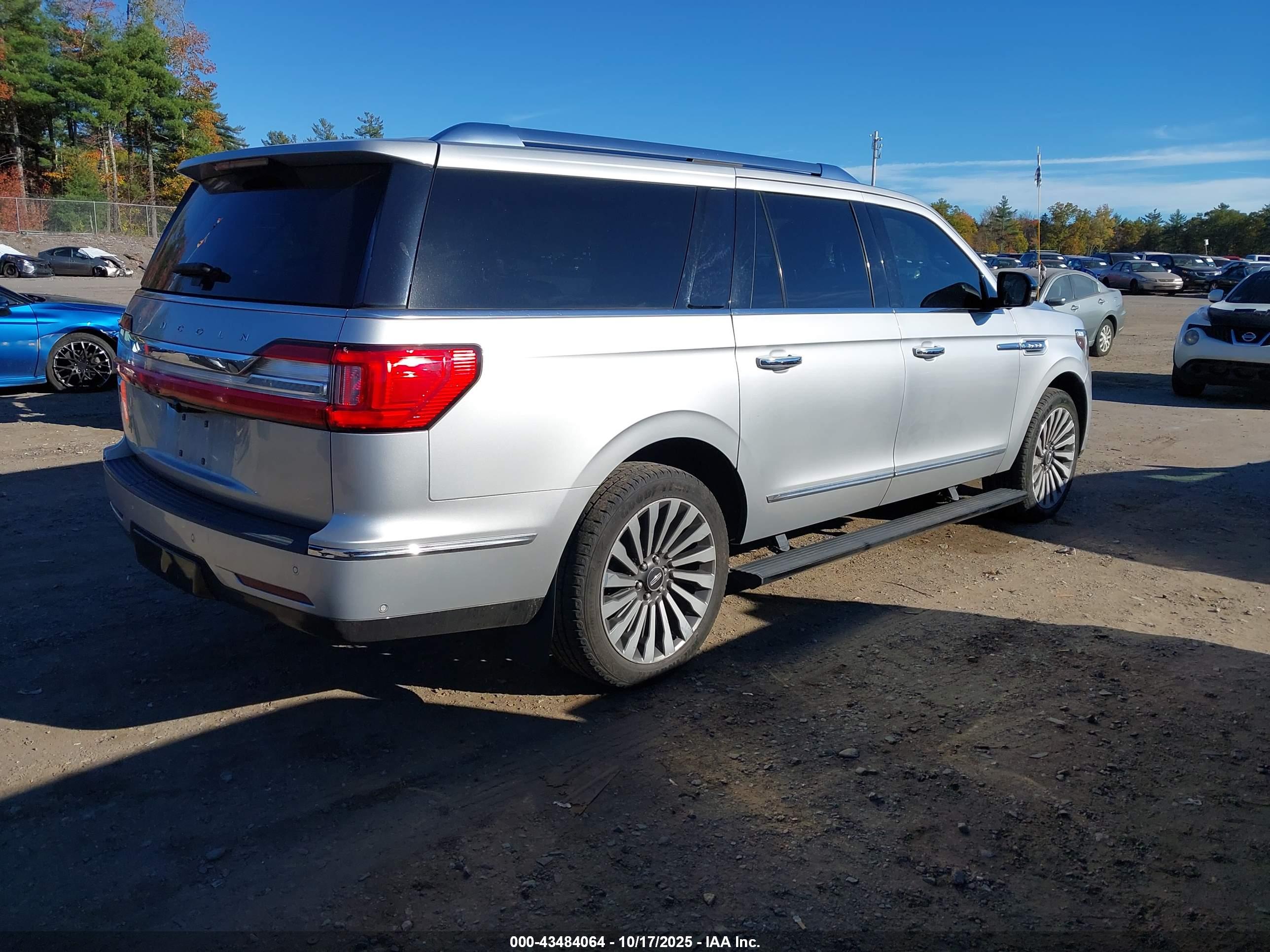 LINCOLN NAVIGATOR image 4