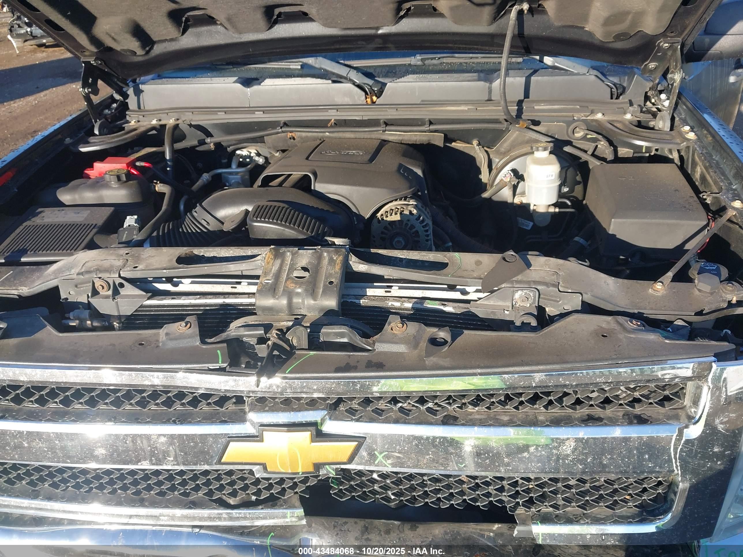 CHEVROLET SILVERADO image 10