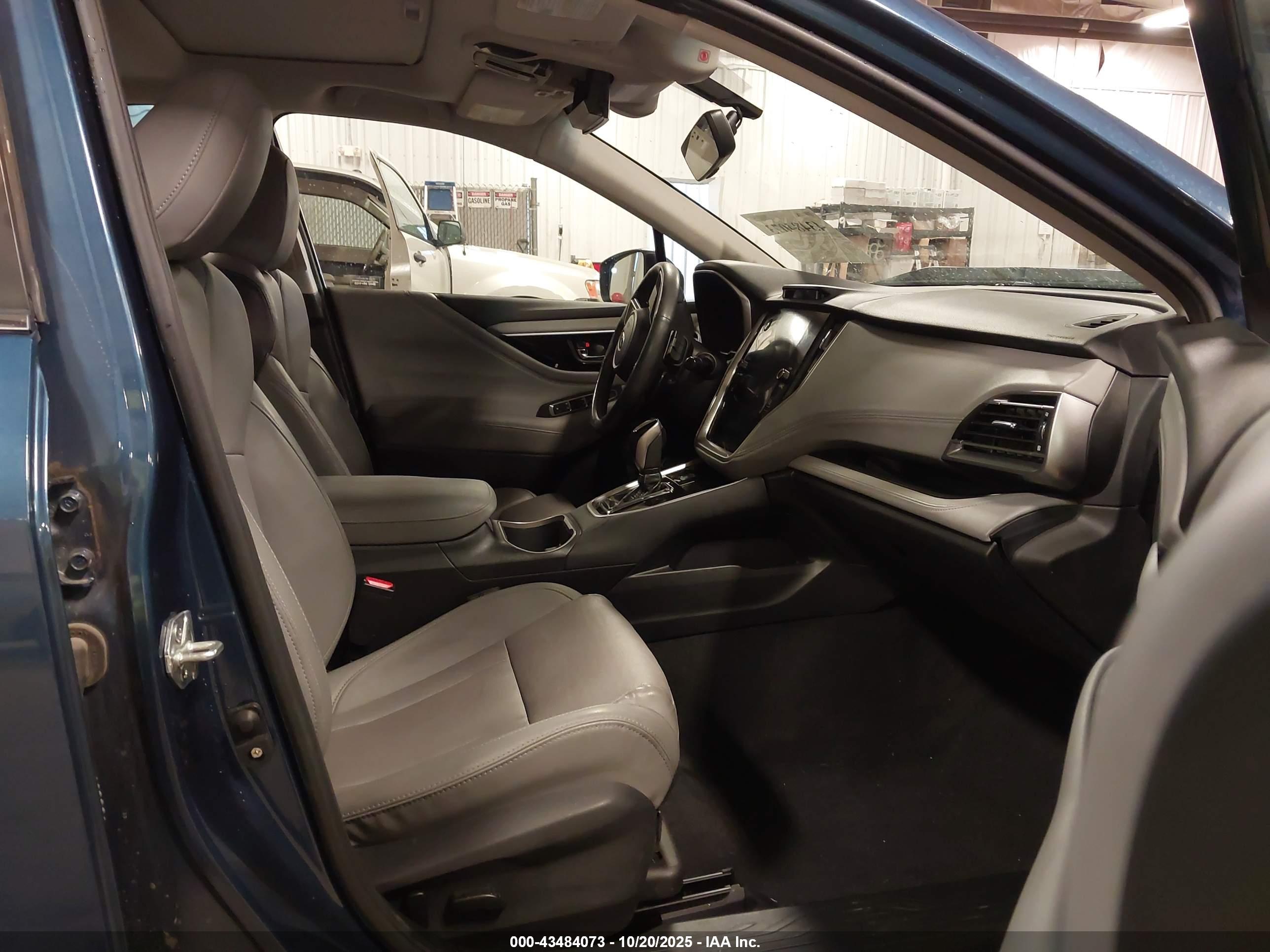 SUBARU LEGACY image 5