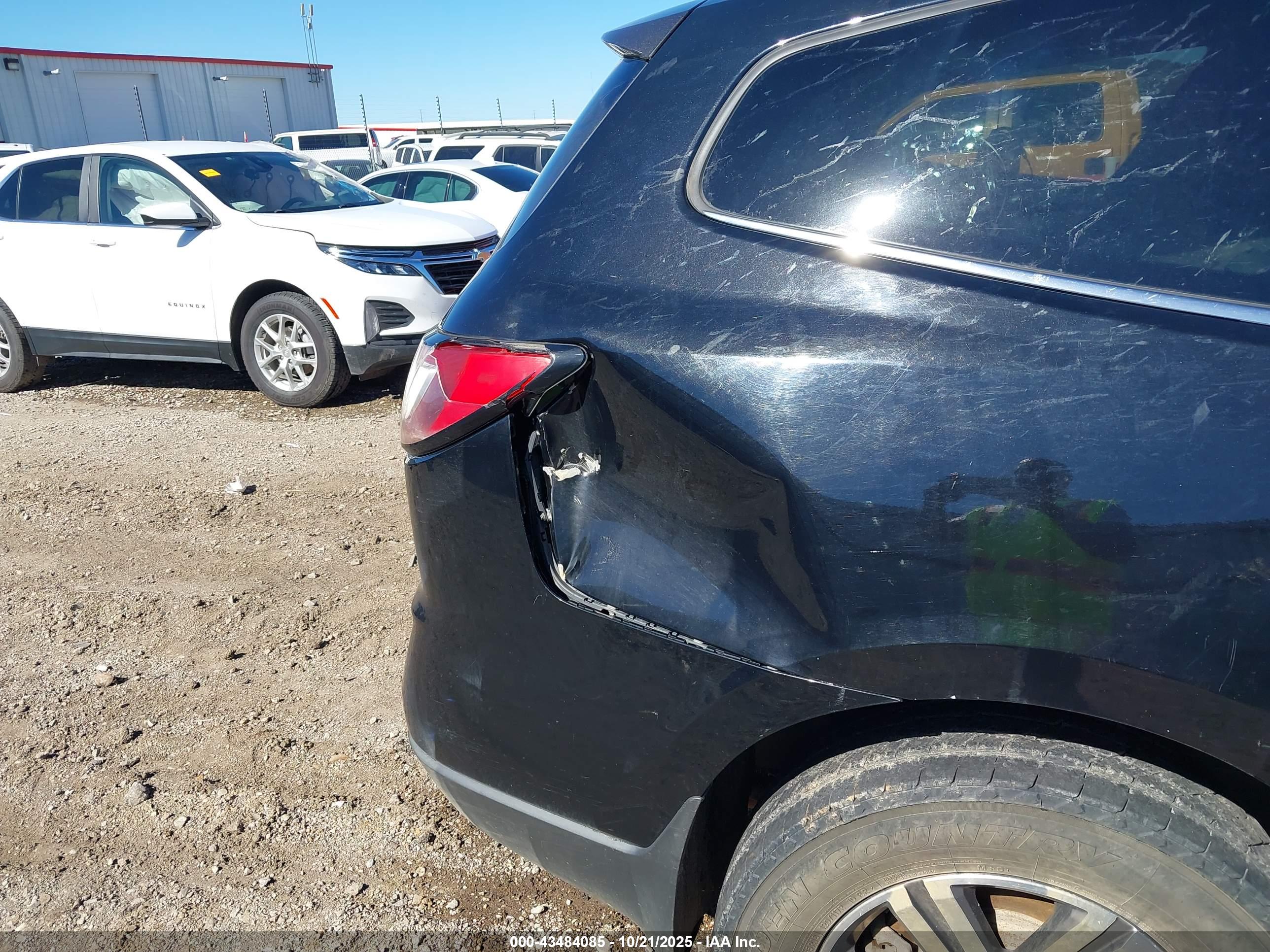 CHEVROLET TRAVERSE image 6