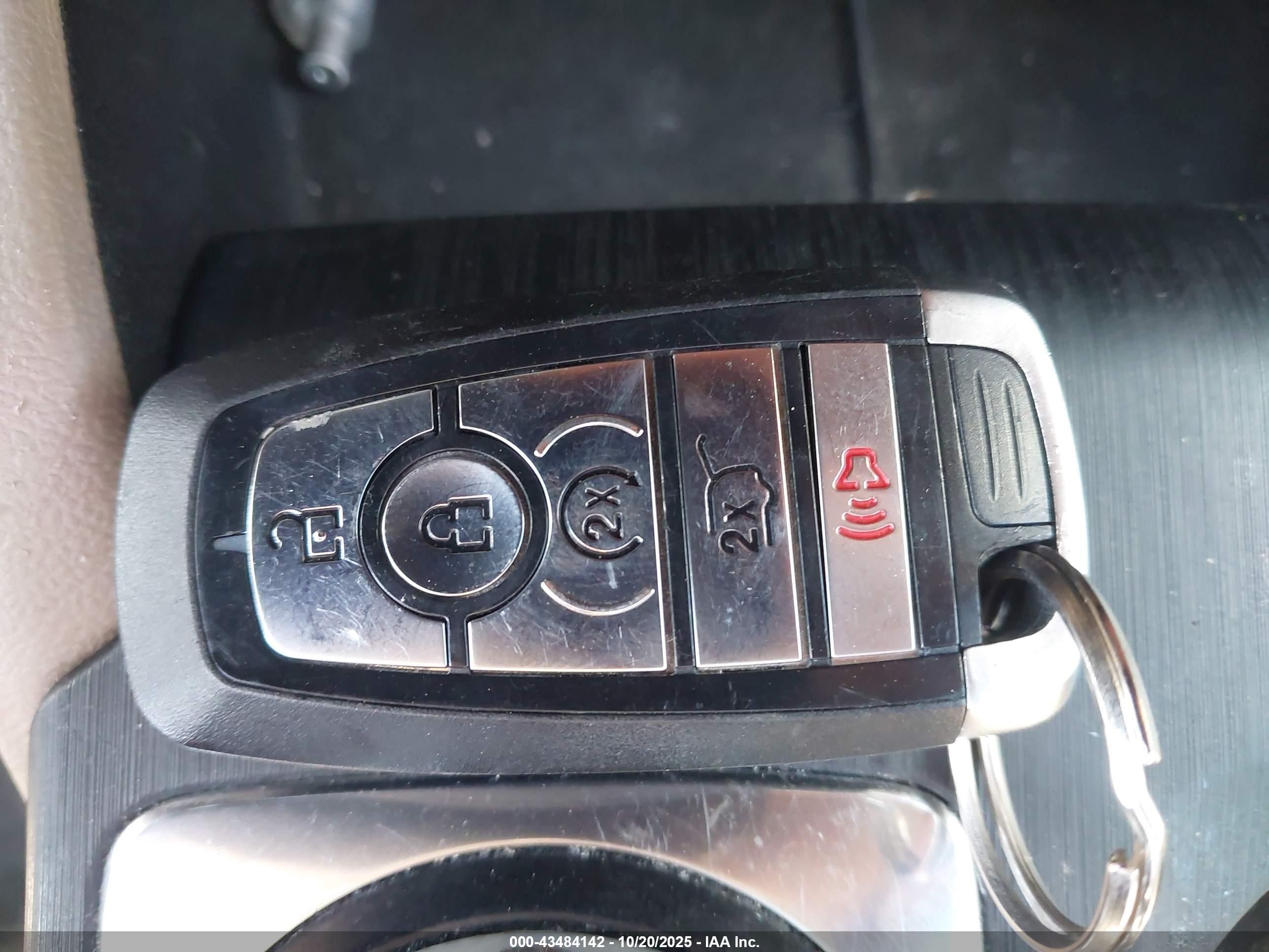 FORD ESCAPE image 11