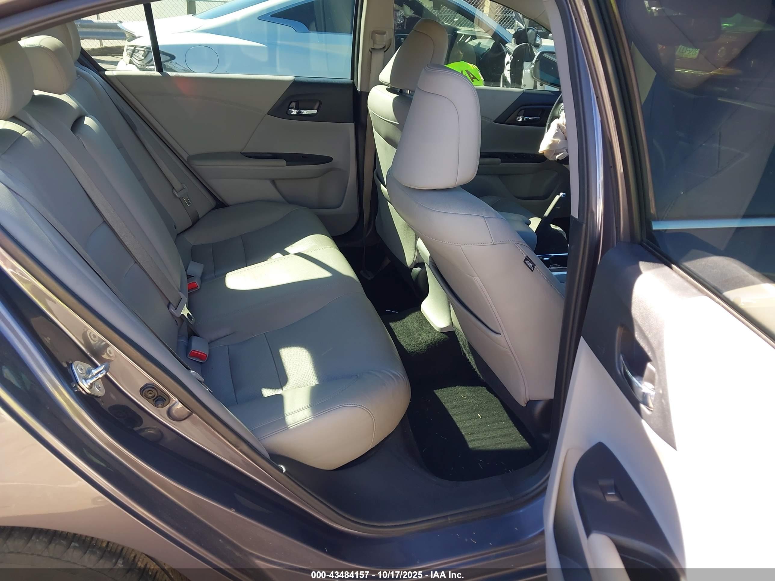 HONDA ACCORD image 8