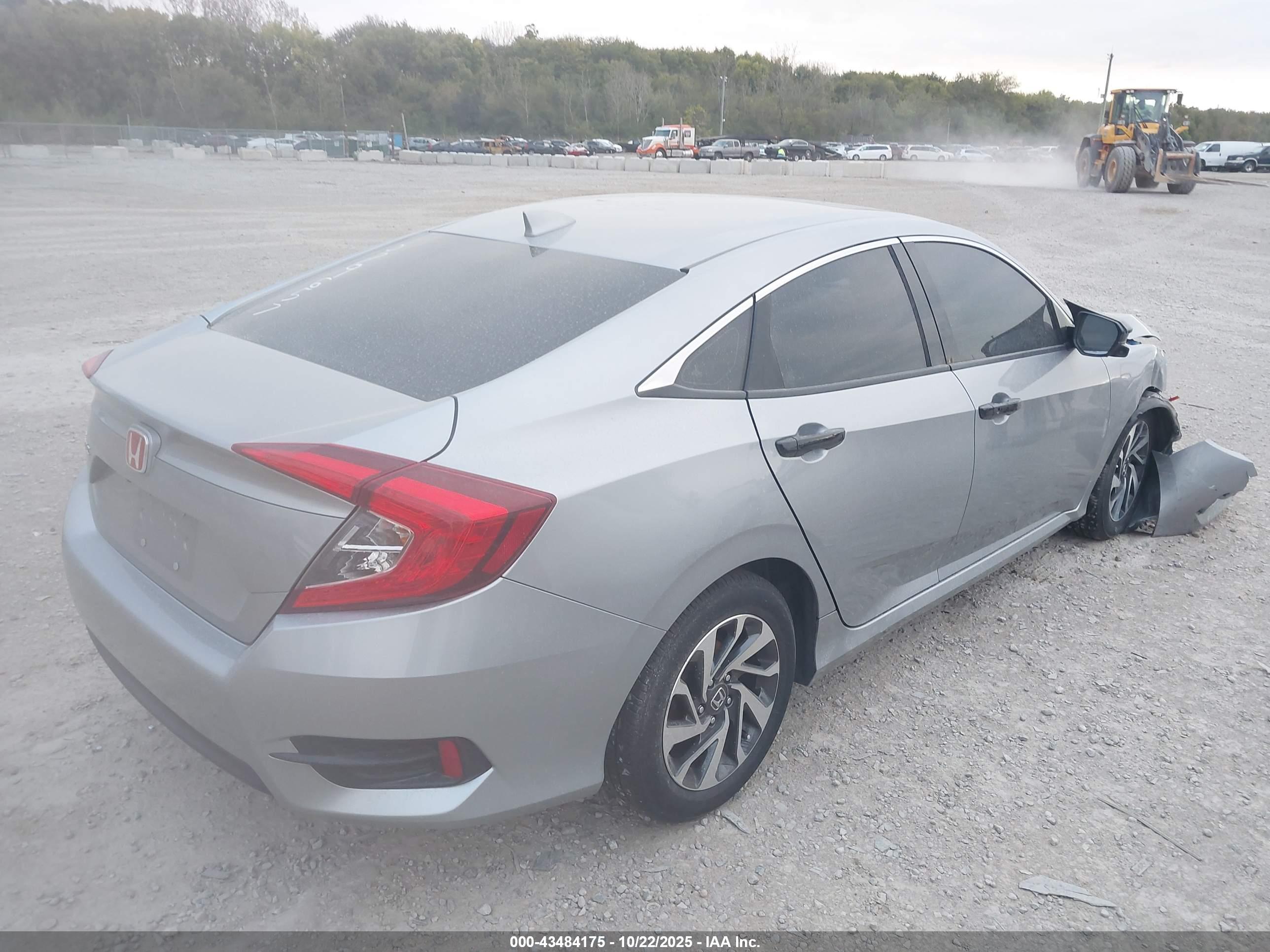 HONDA CIVIC image 4
