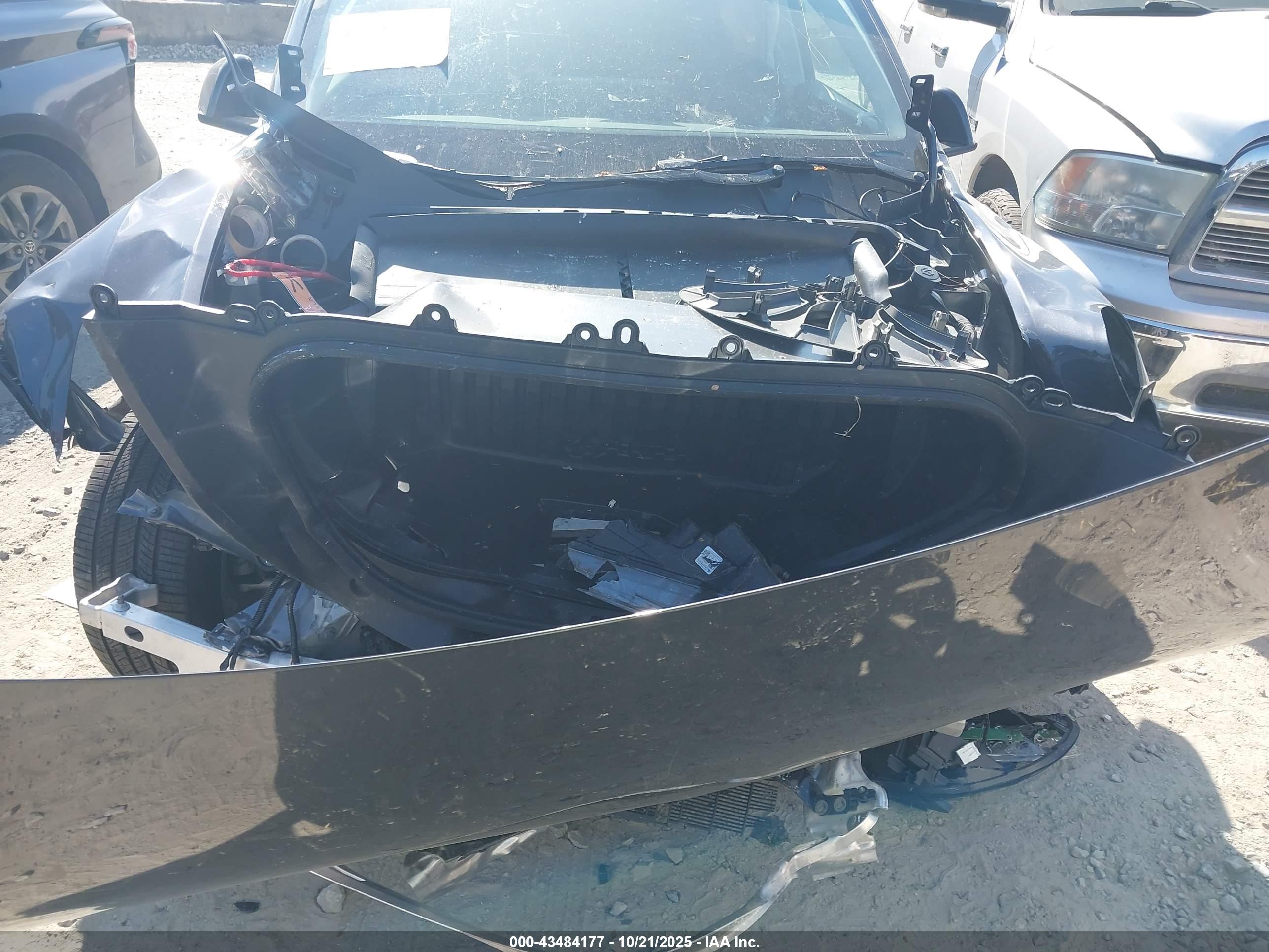 TESLA MODEL image 10