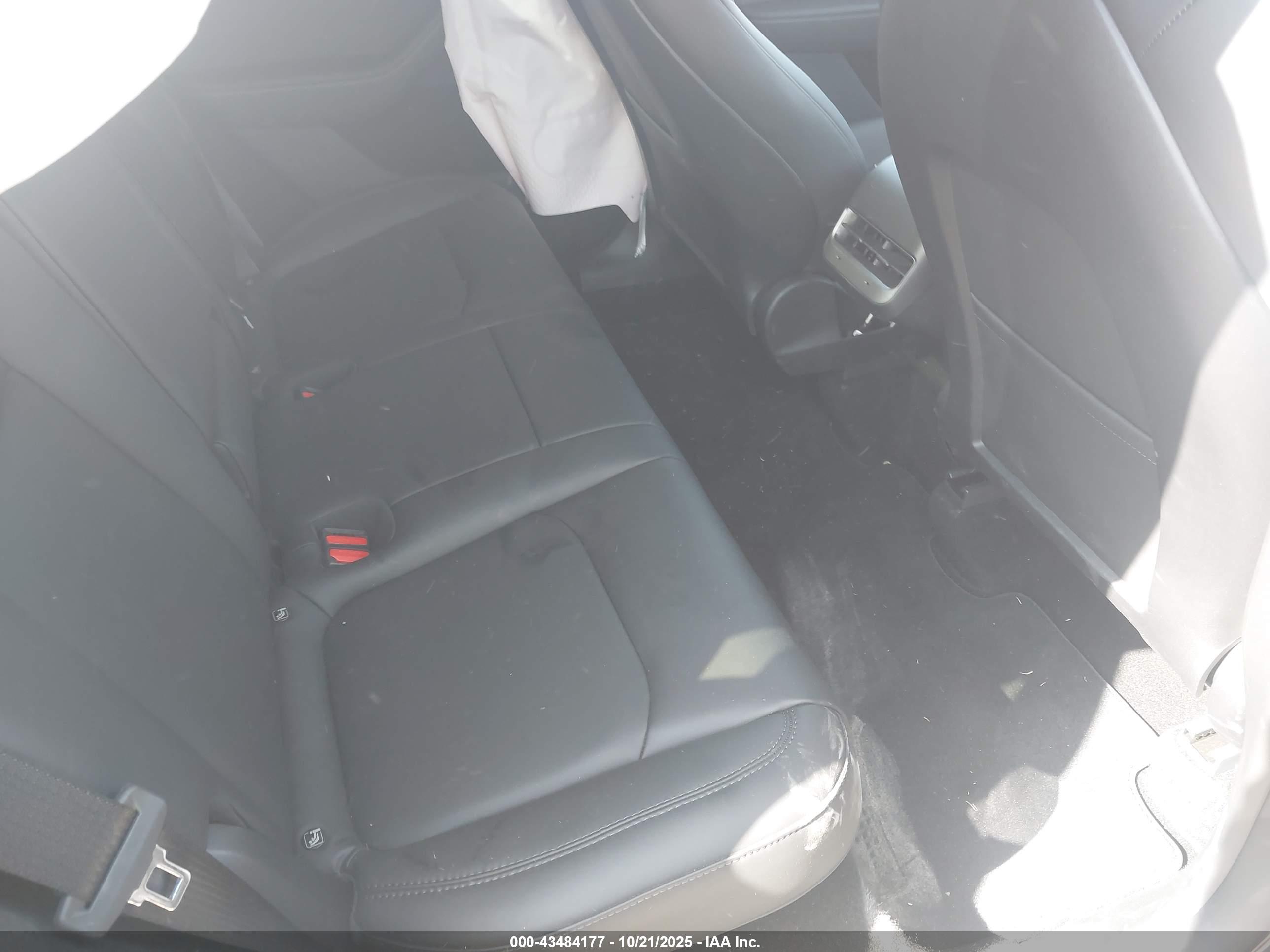 TESLA MODEL image 8