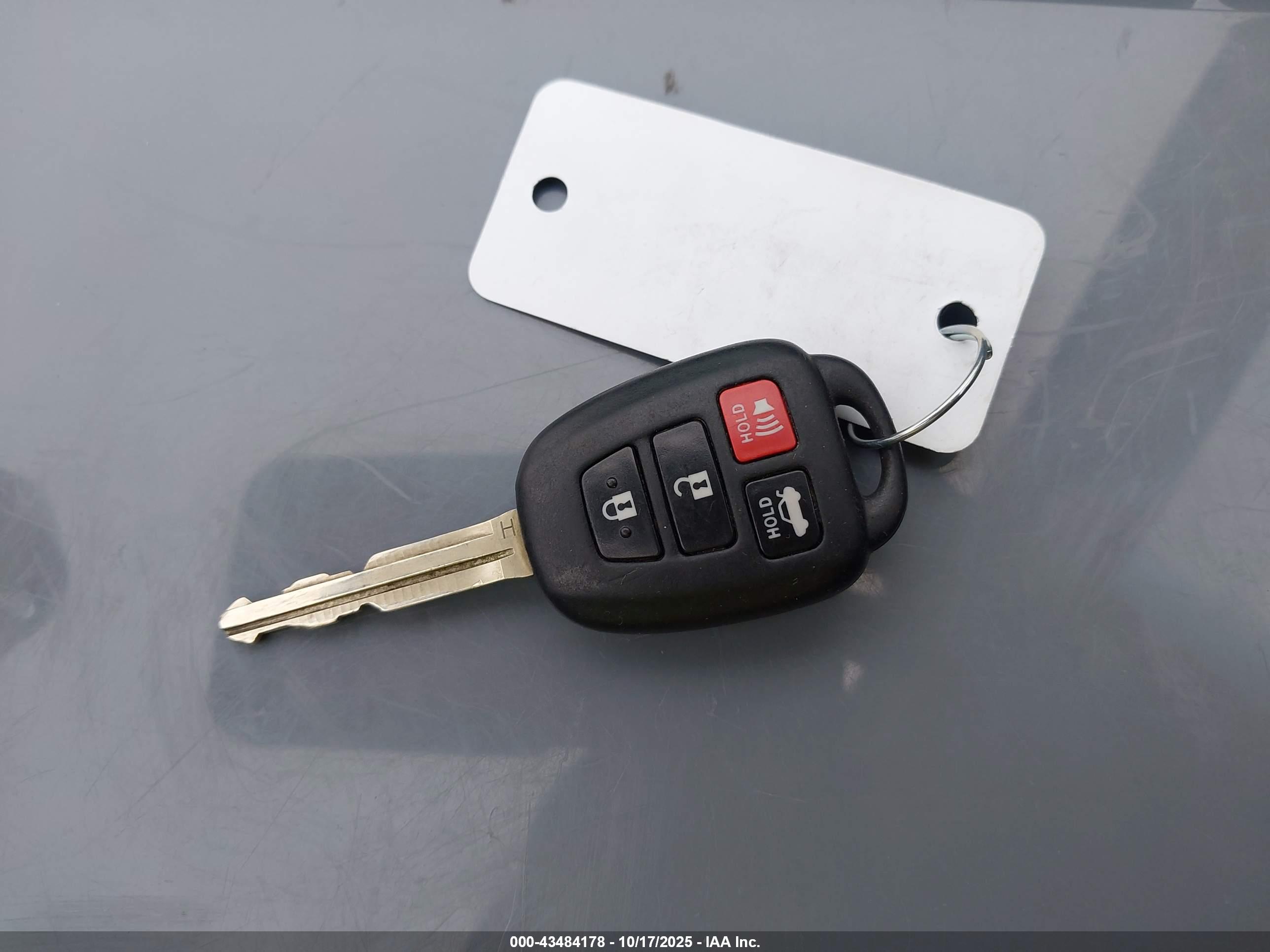 TOYOTA COROLLA image 11
