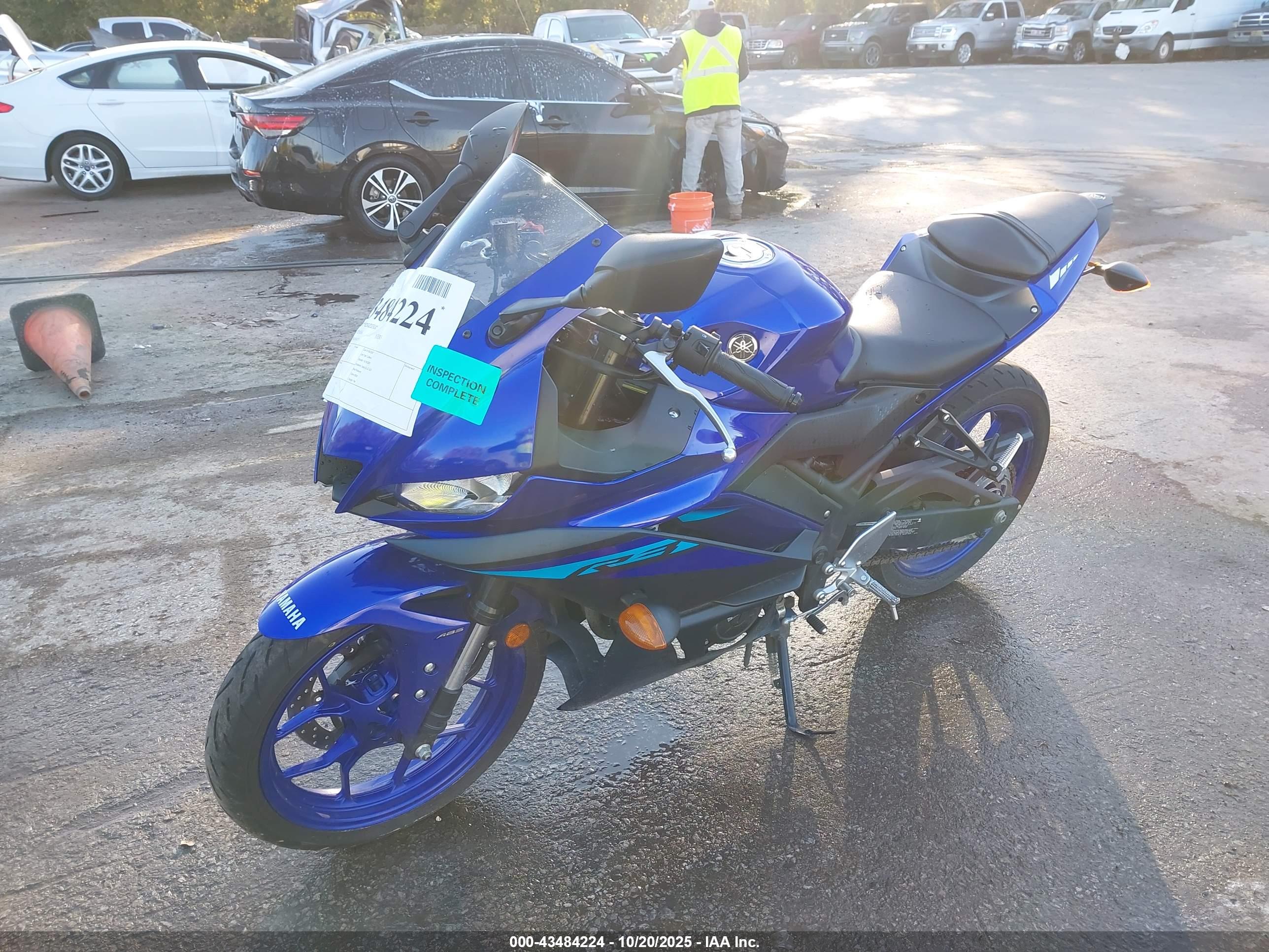YAMAHA YZFR3 image 2