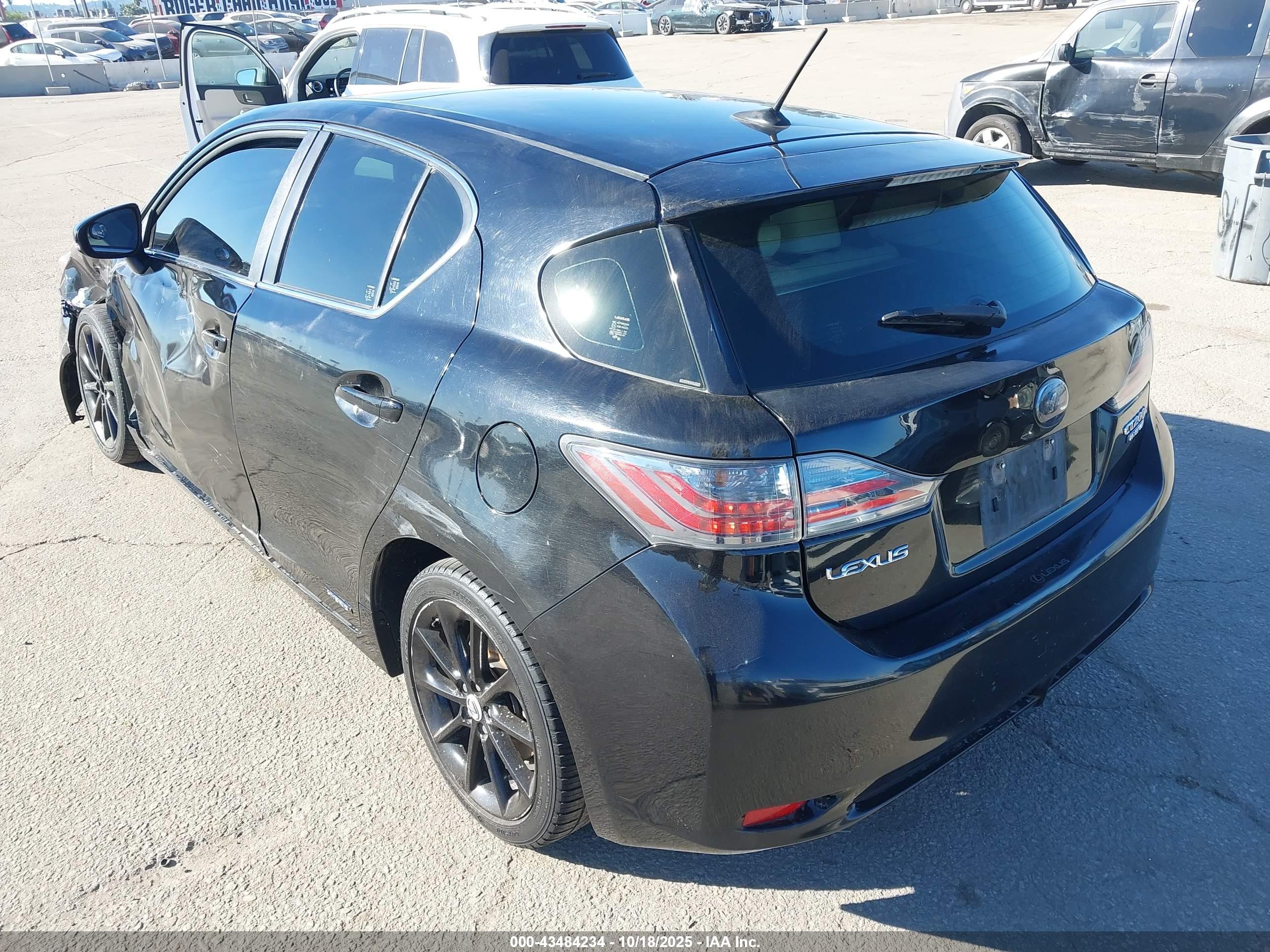 LEXUS CT image 3