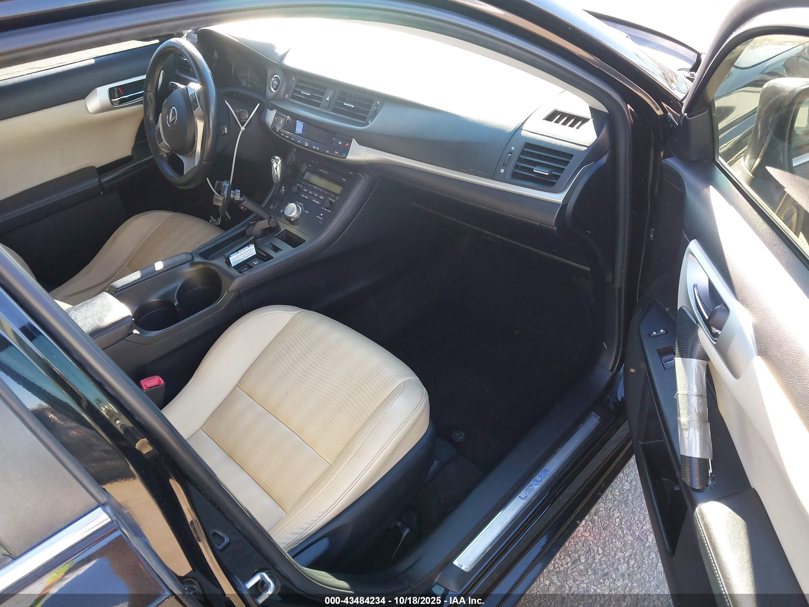 LEXUS CT image 5