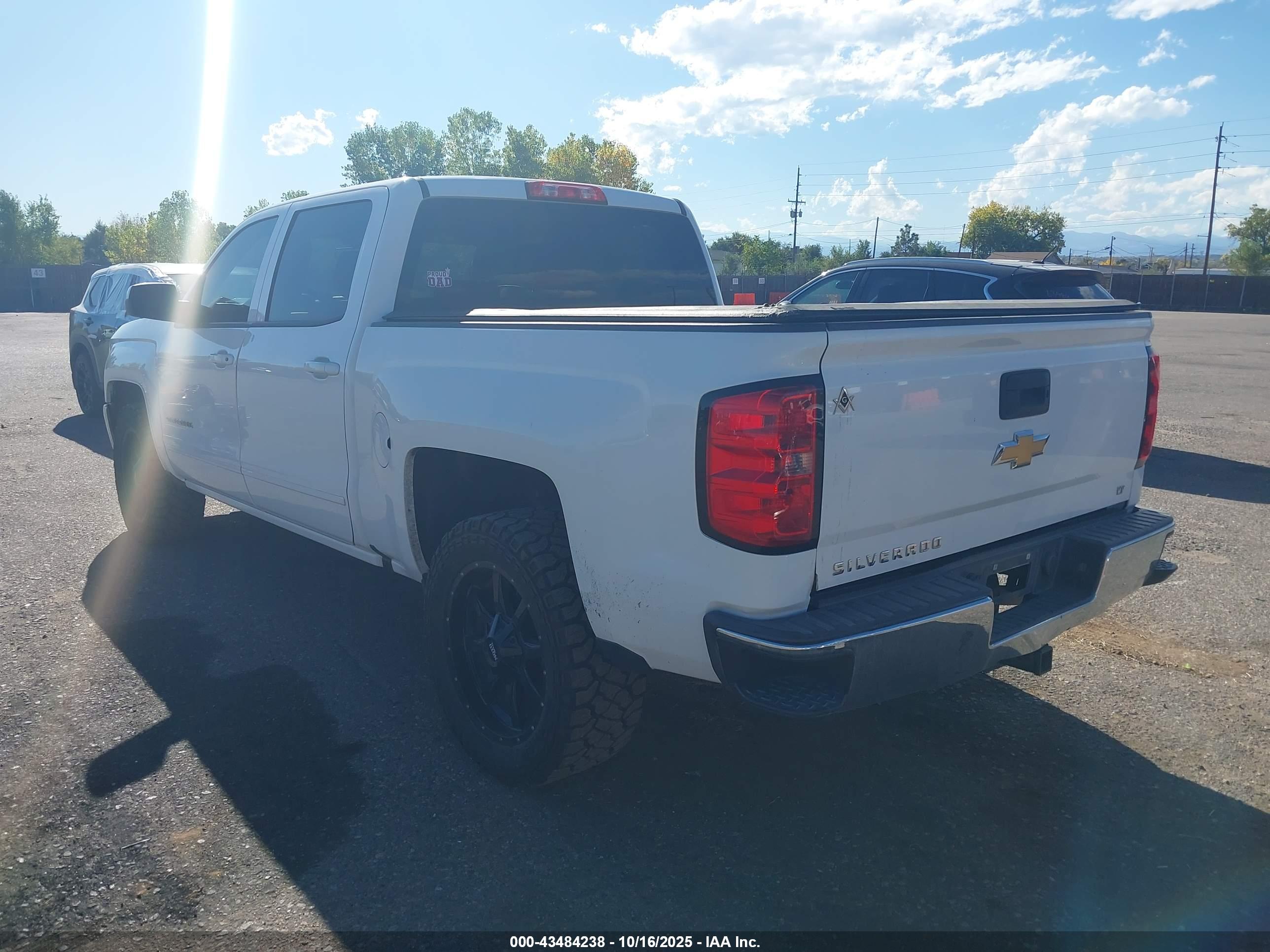 CHEVROLET SILVERADO image 3