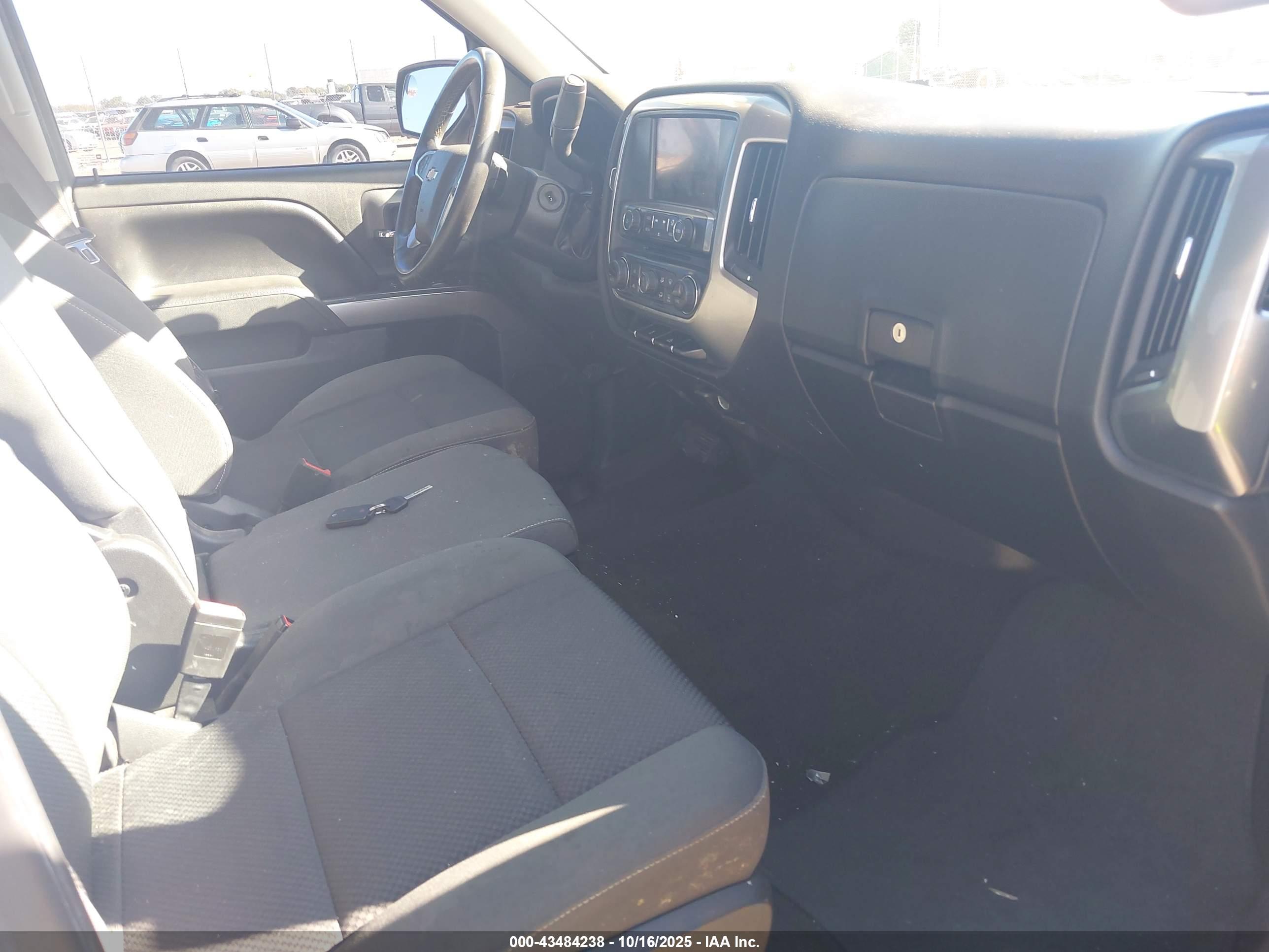 CHEVROLET SILVERADO image 5