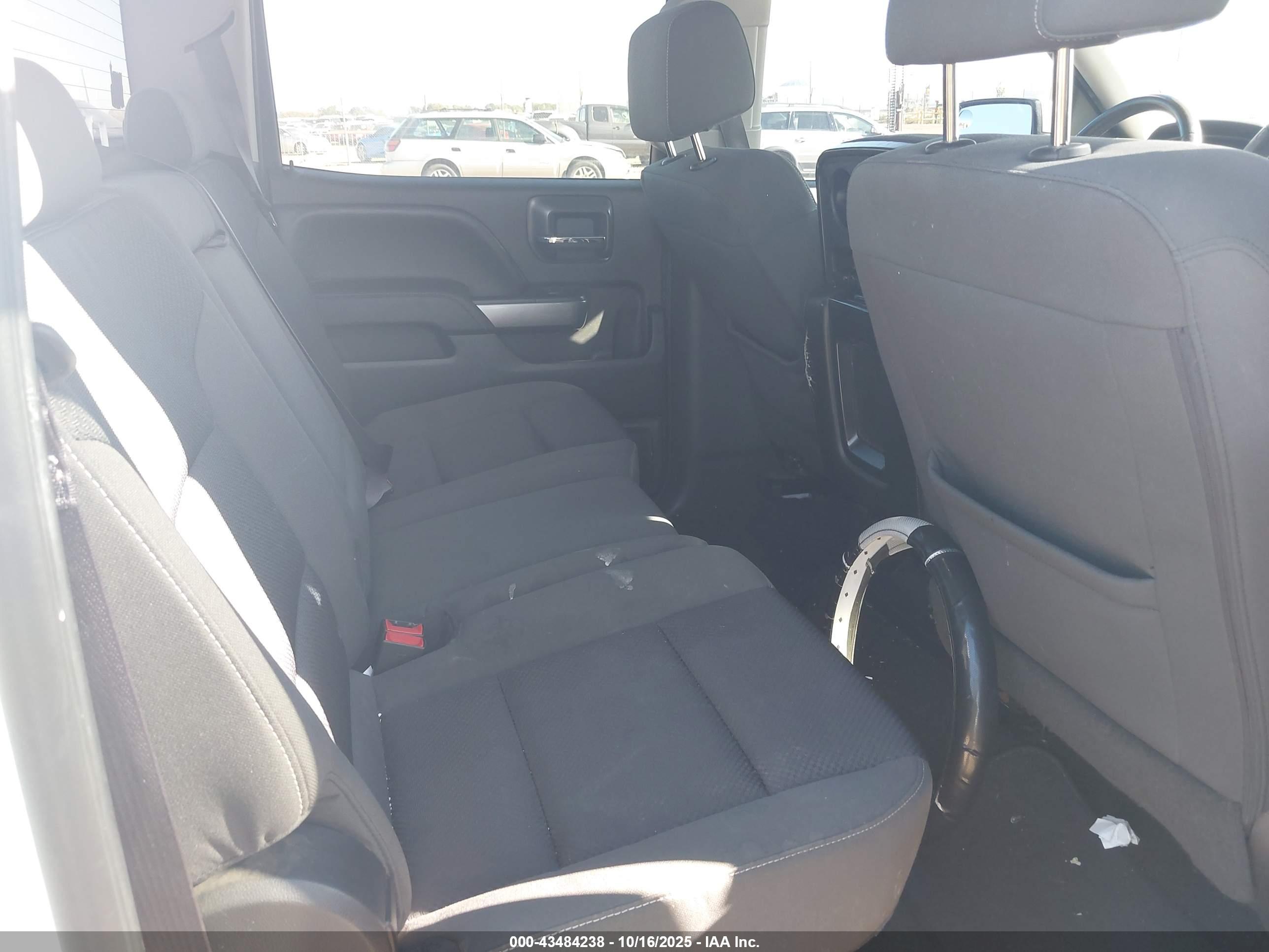 CHEVROLET SILVERADO image 8