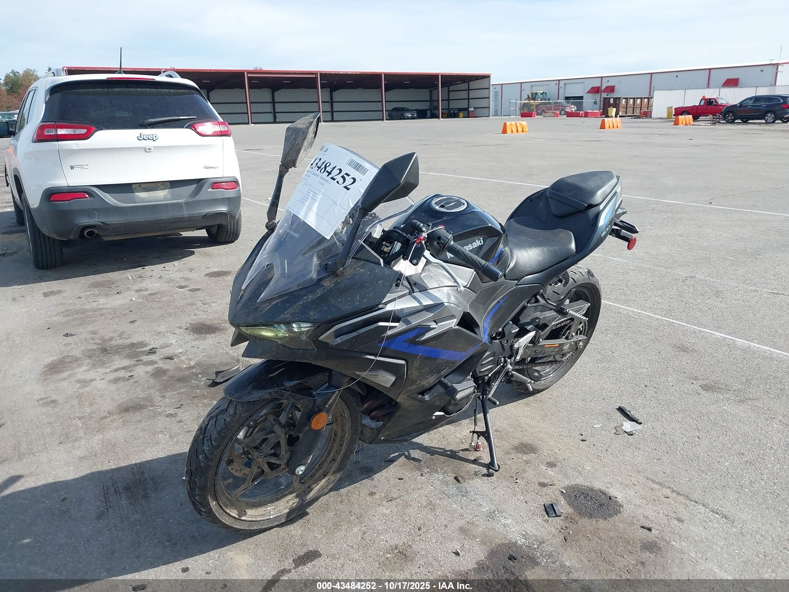 KAWASAKI EX500 image 2