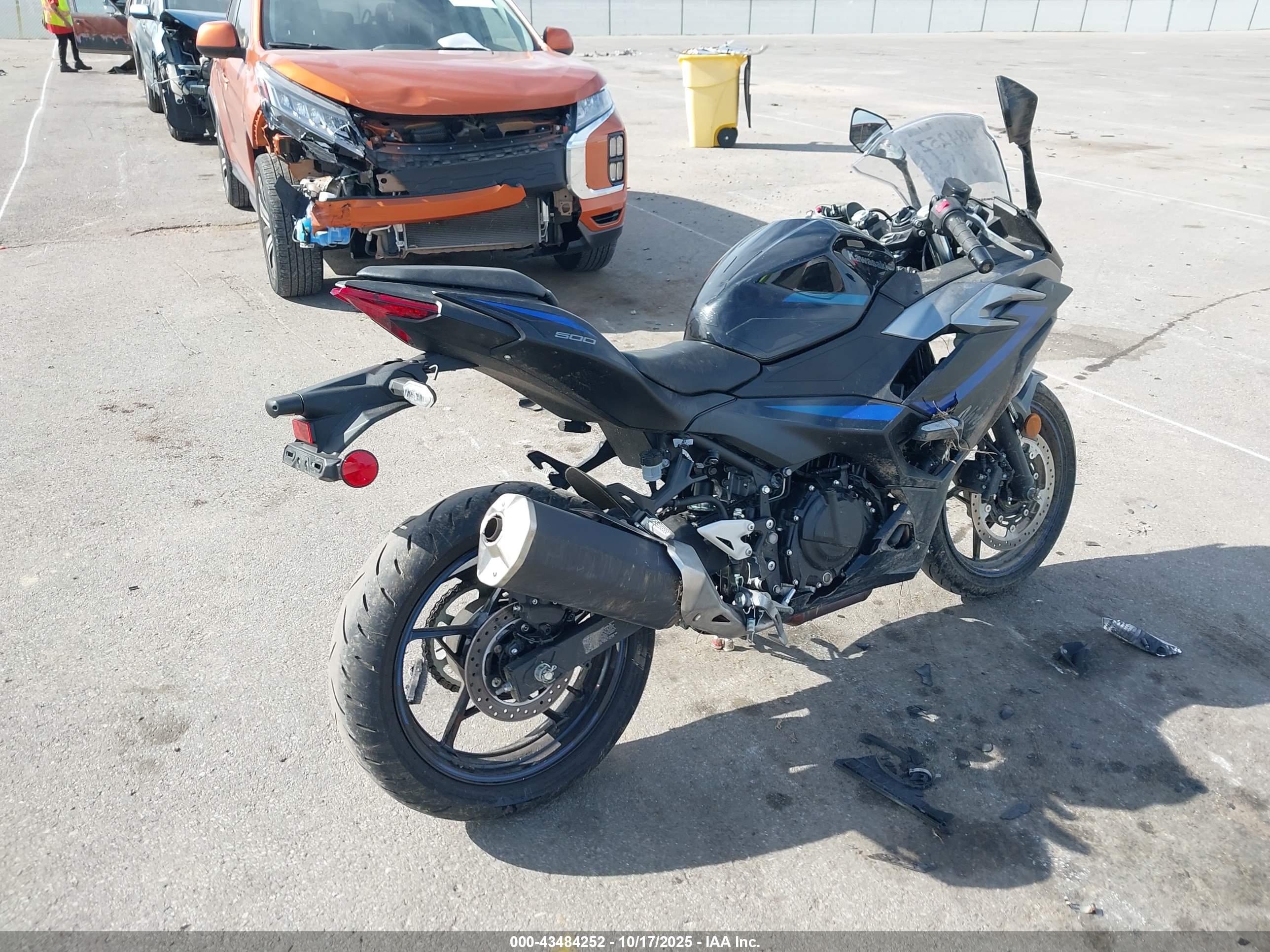 KAWASAKI EX500 image 4
