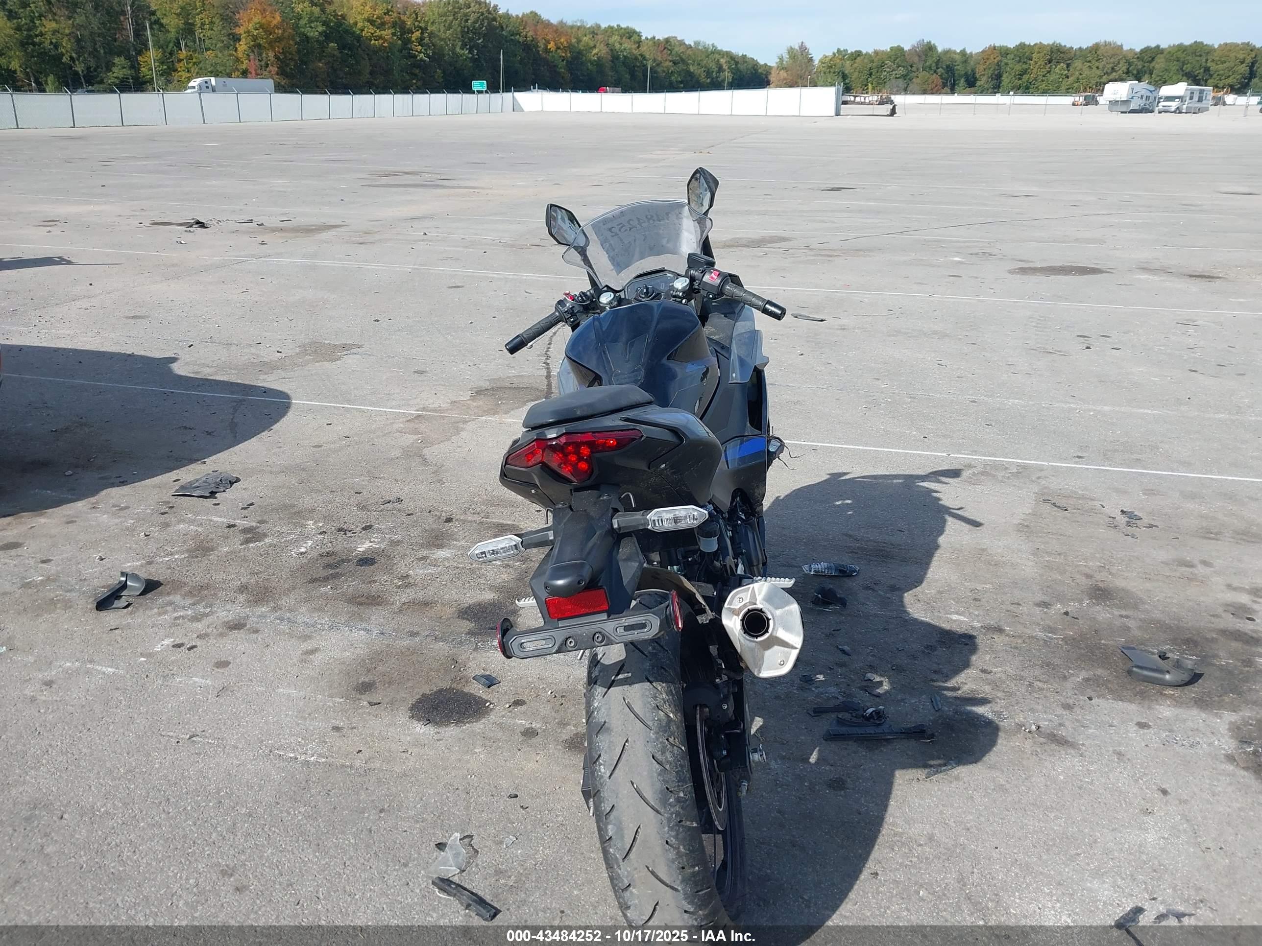 KAWASAKI EX500 image 6