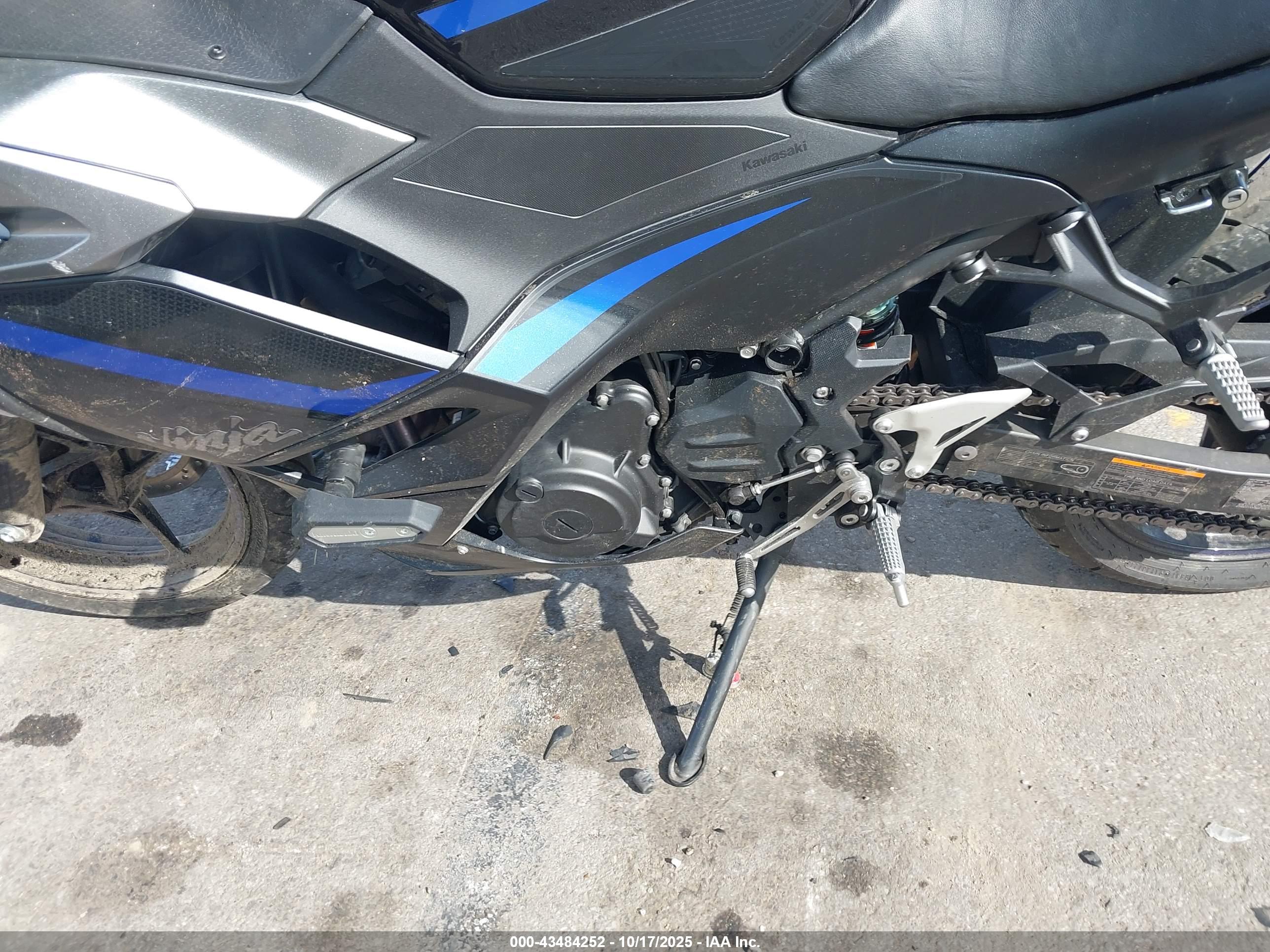 KAWASAKI EX500 image 9