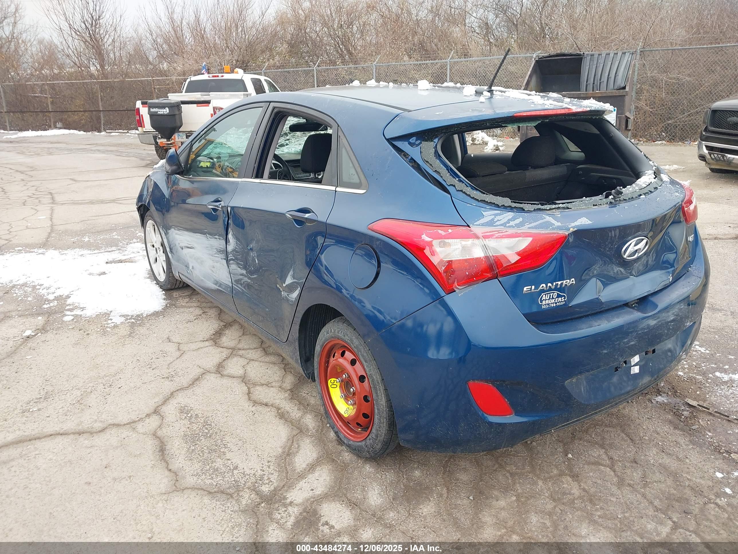 HYUNDAI ELANTRA image 3