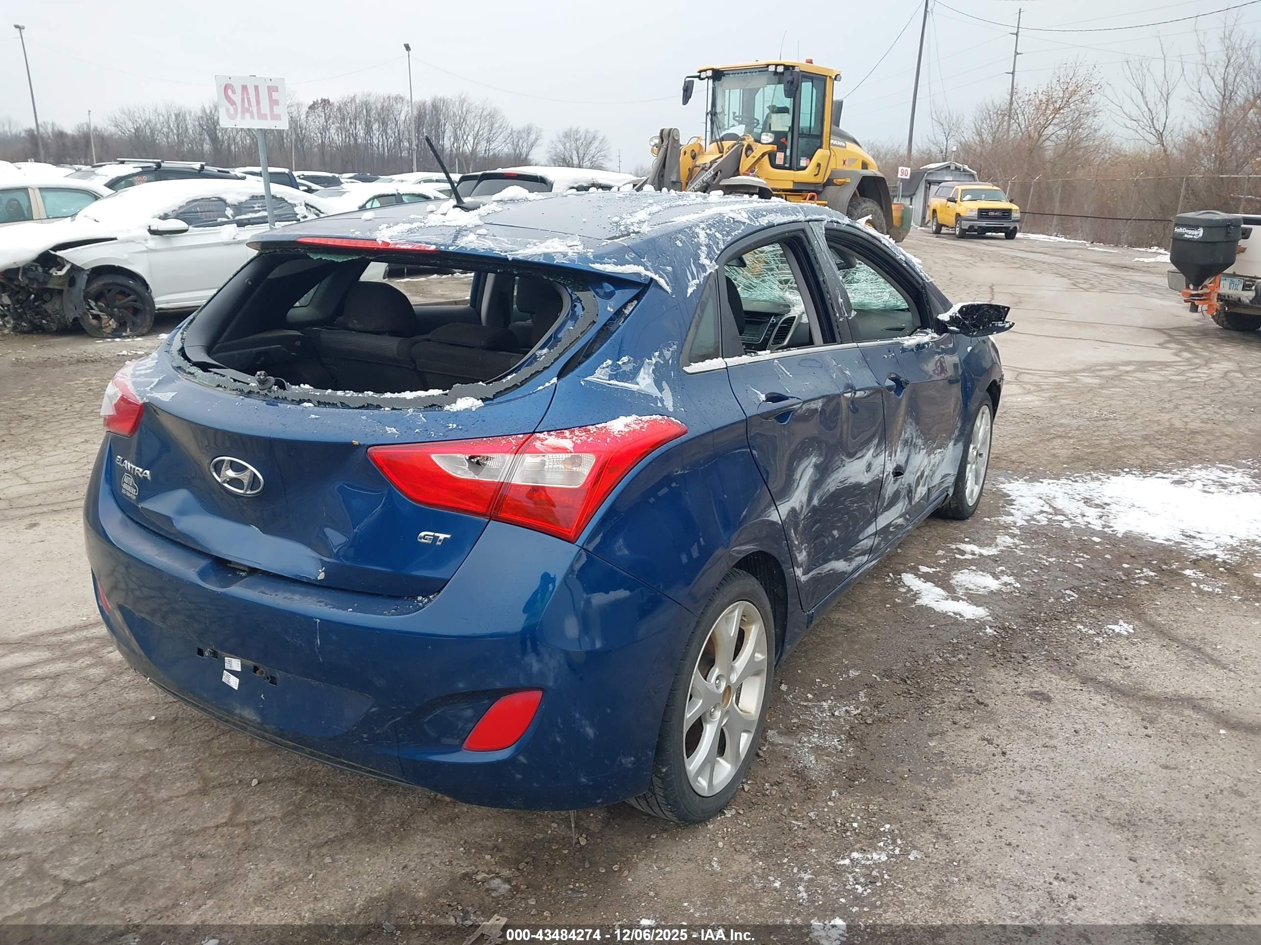 HYUNDAI ELANTRA image 4