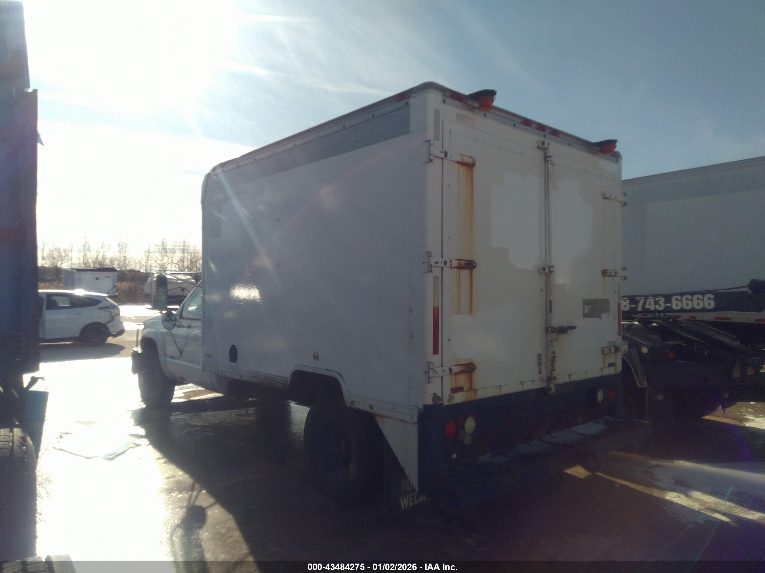 GMC SIERRA image 3