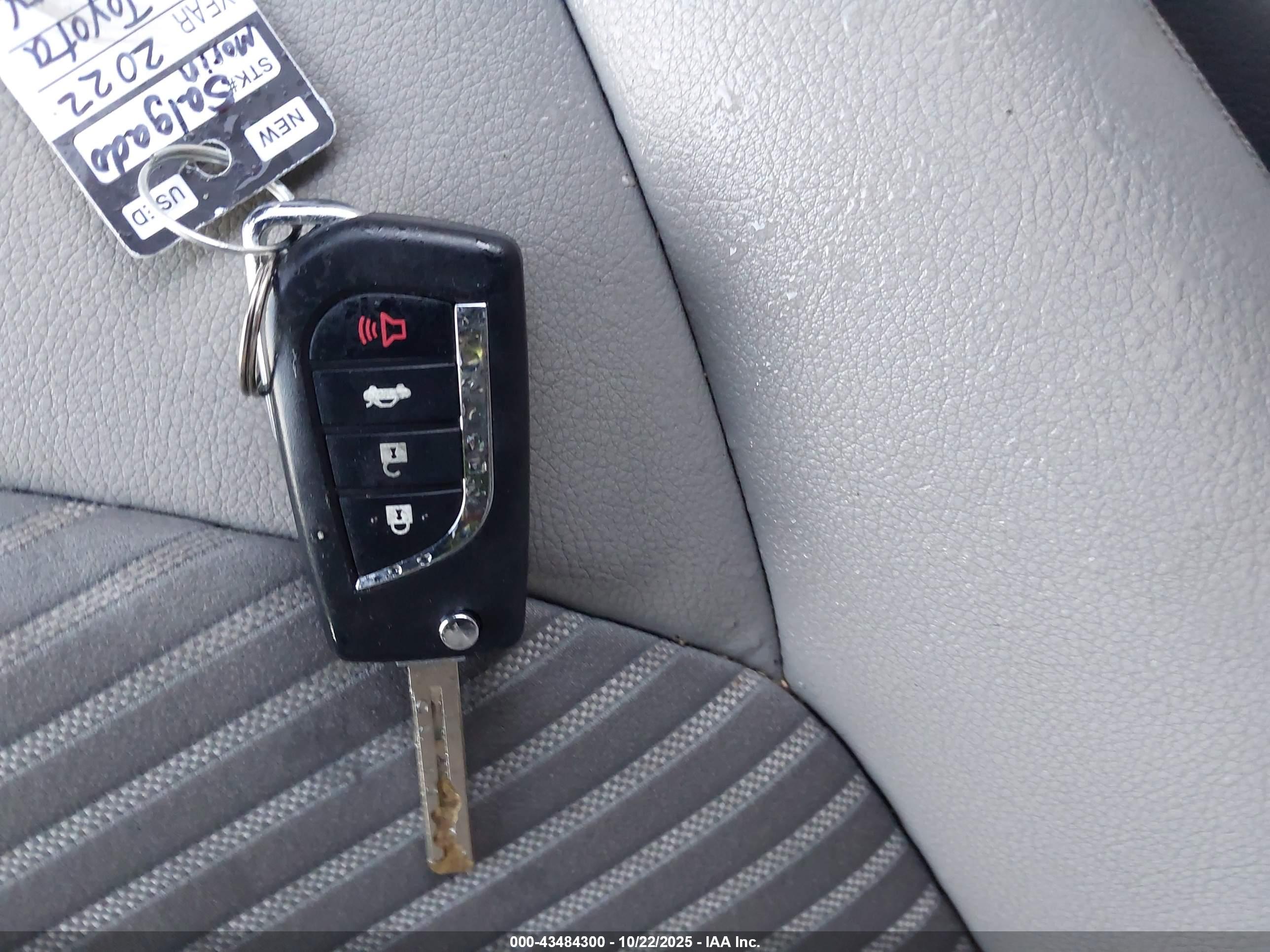 TOYOTA CAMRY image 11