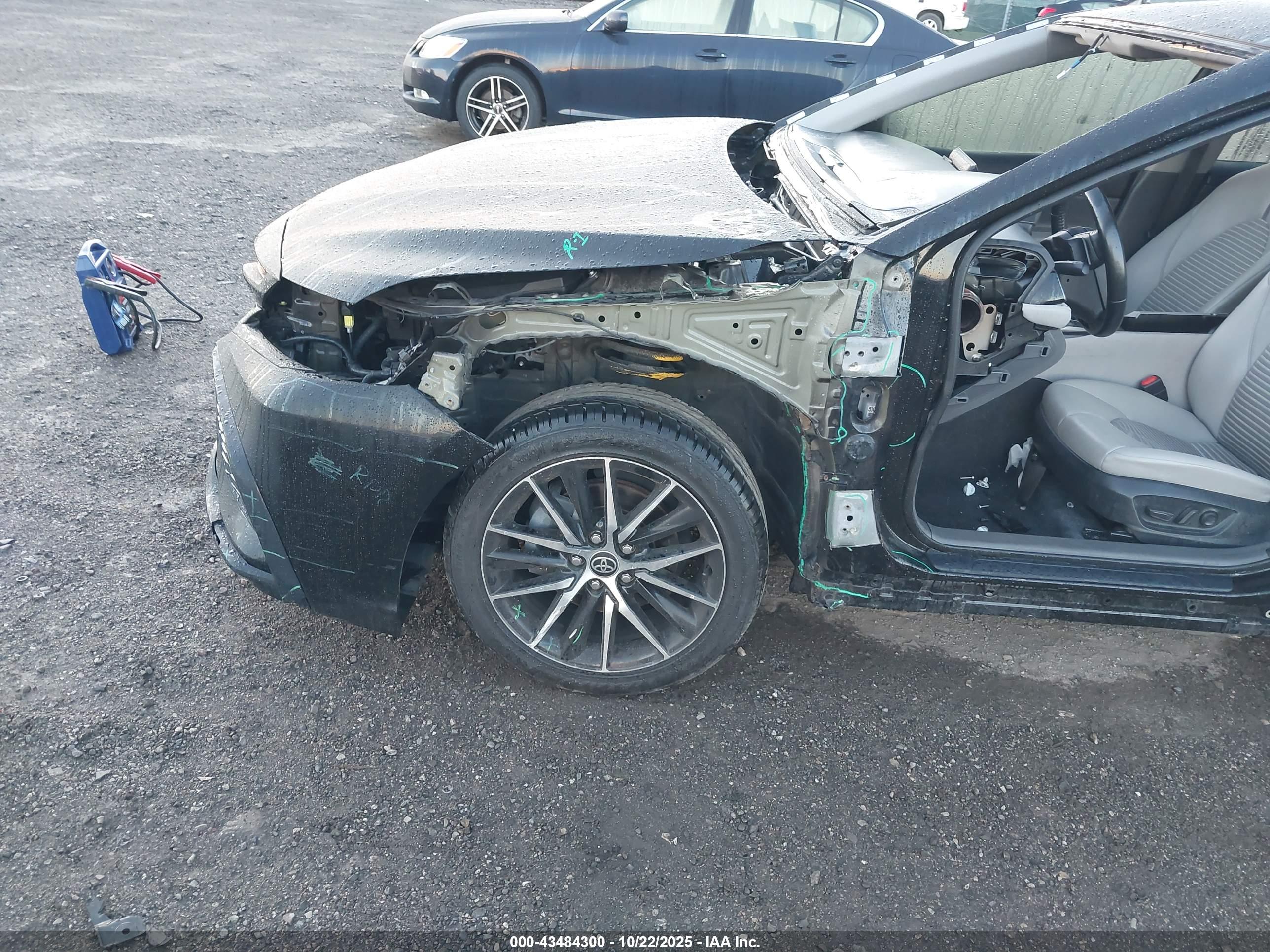 TOYOTA CAMRY image 6
