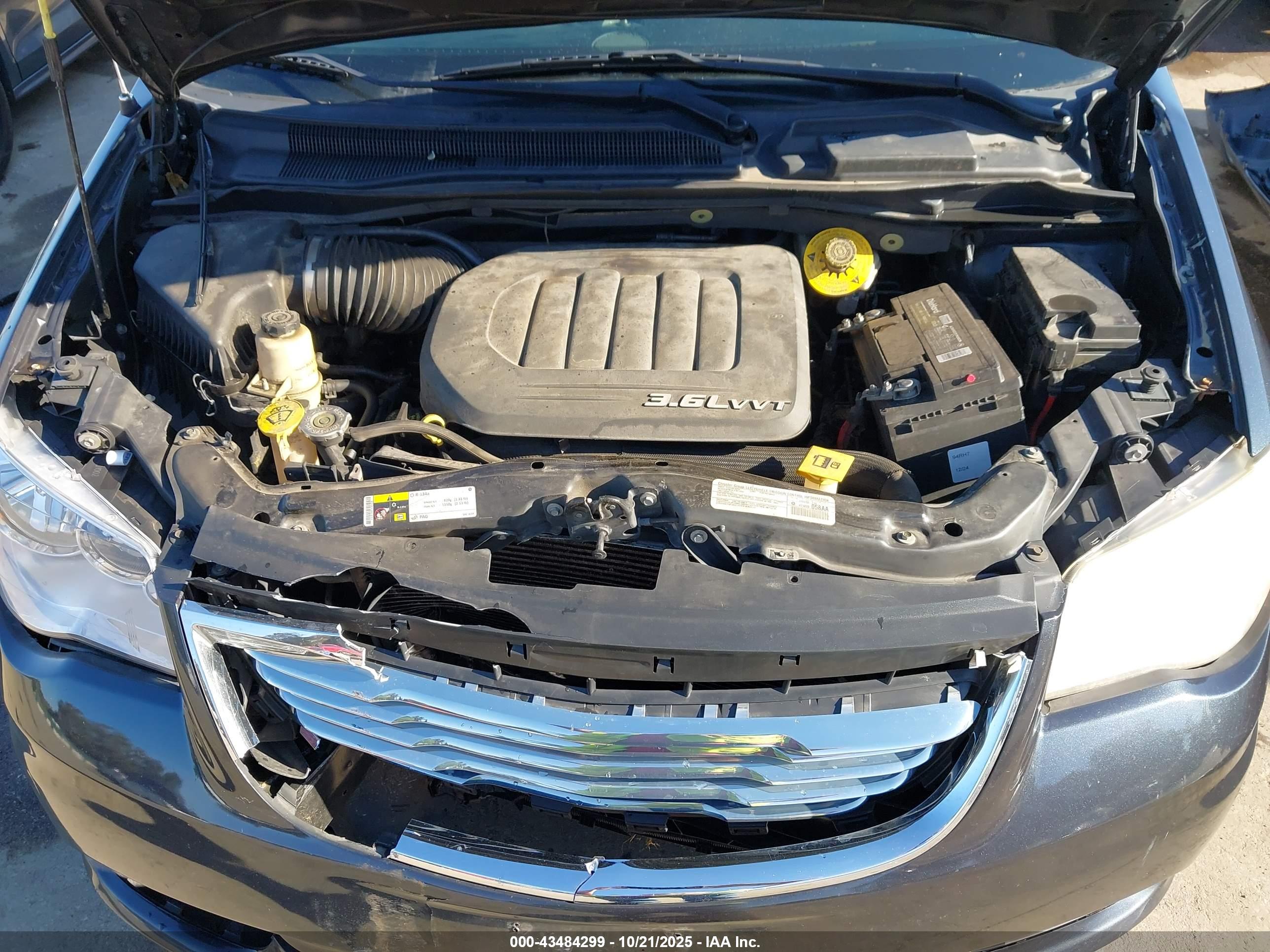 CHRYSLER TOWN image 10