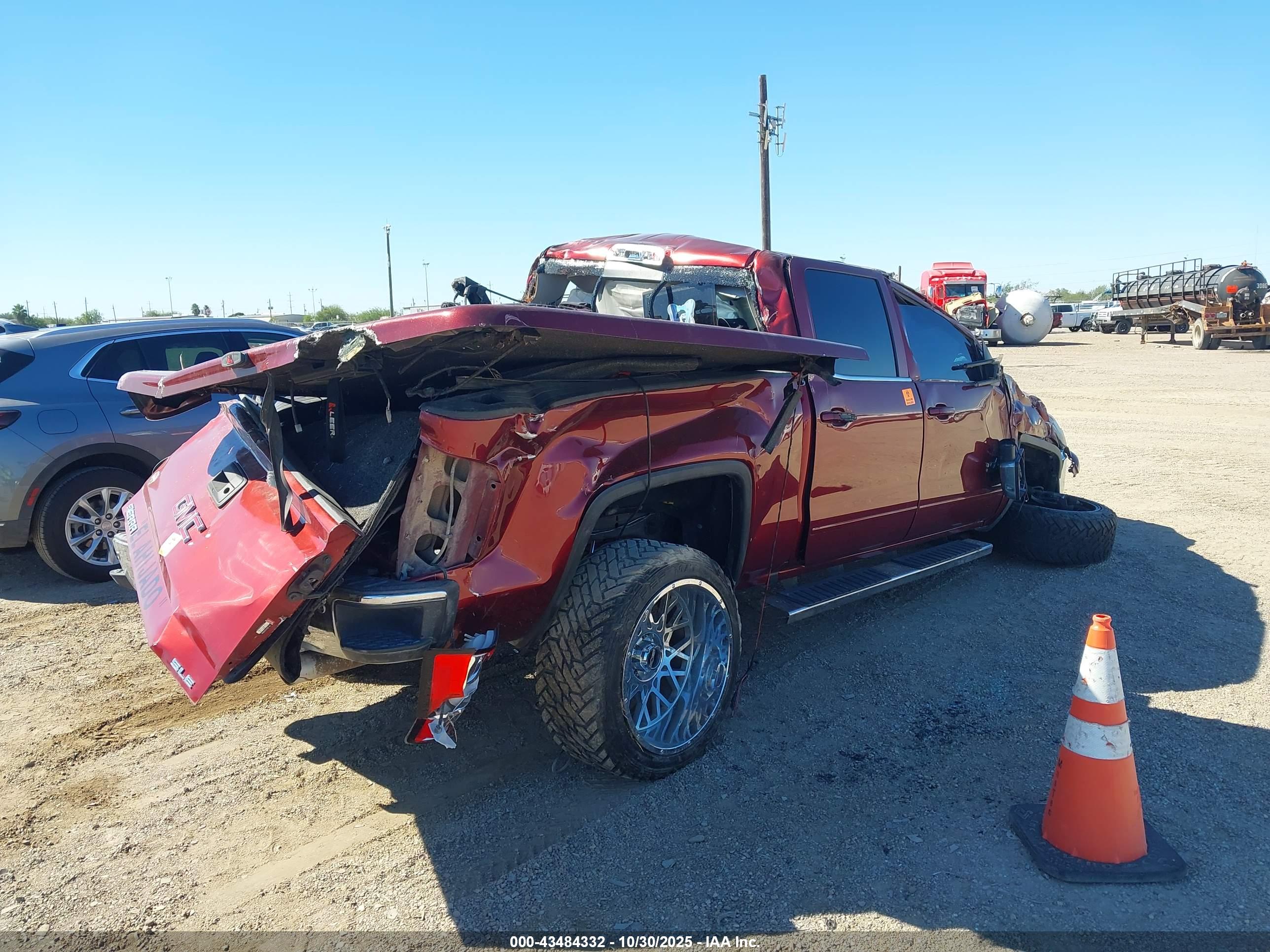 GMC SIERRA image 4