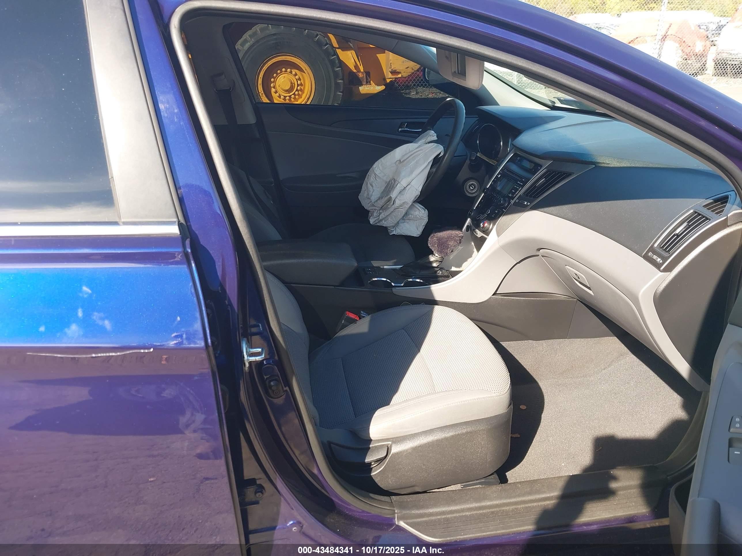 HYUNDAI SONATA image 5