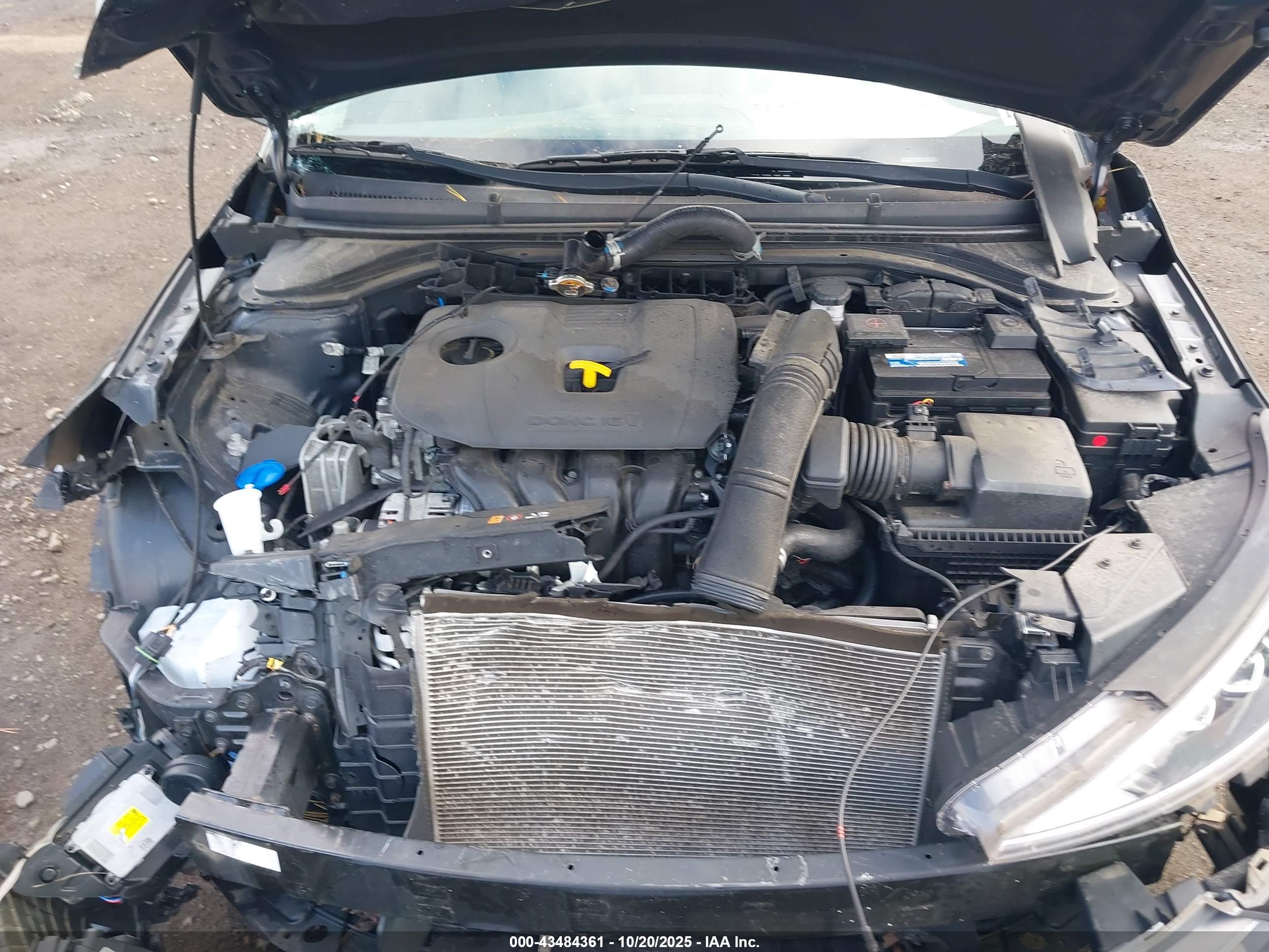 HYUNDAI ELANTRA image 10